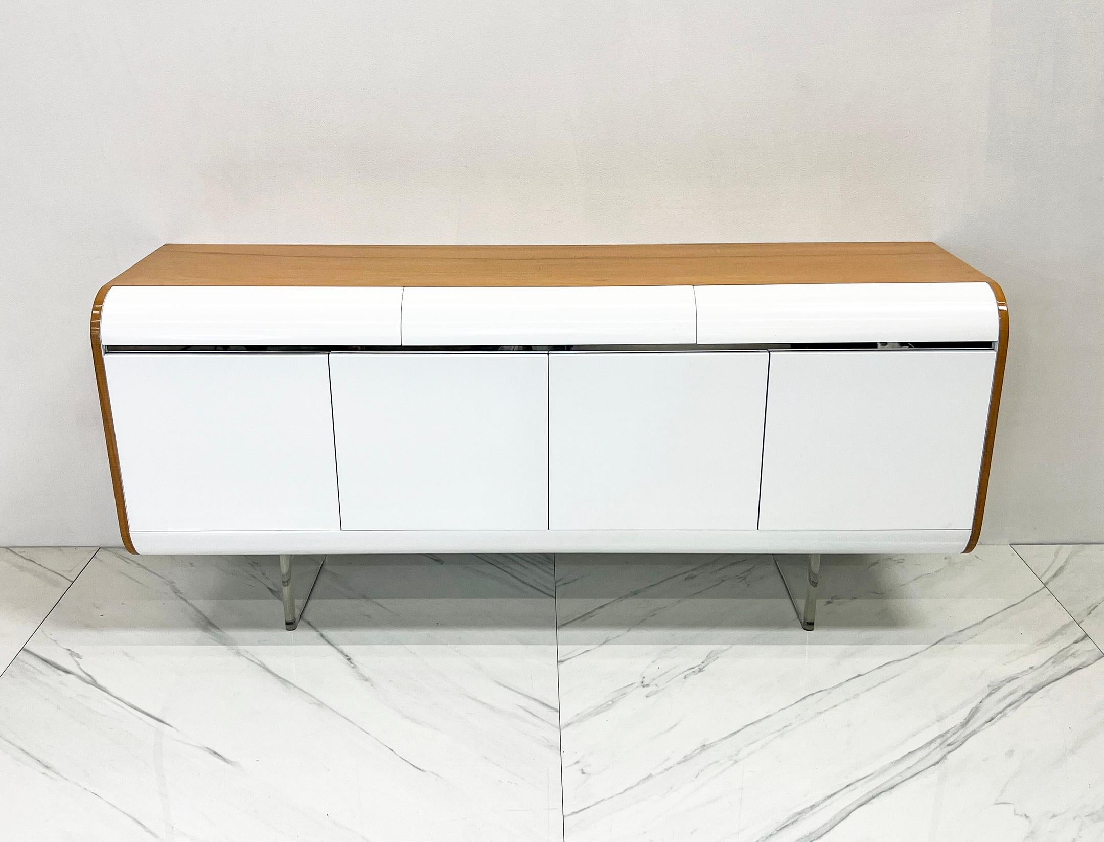 Rare Vladimir Kagan Credenza, Vladimir Kagan Designs, 1970s For Sale 1