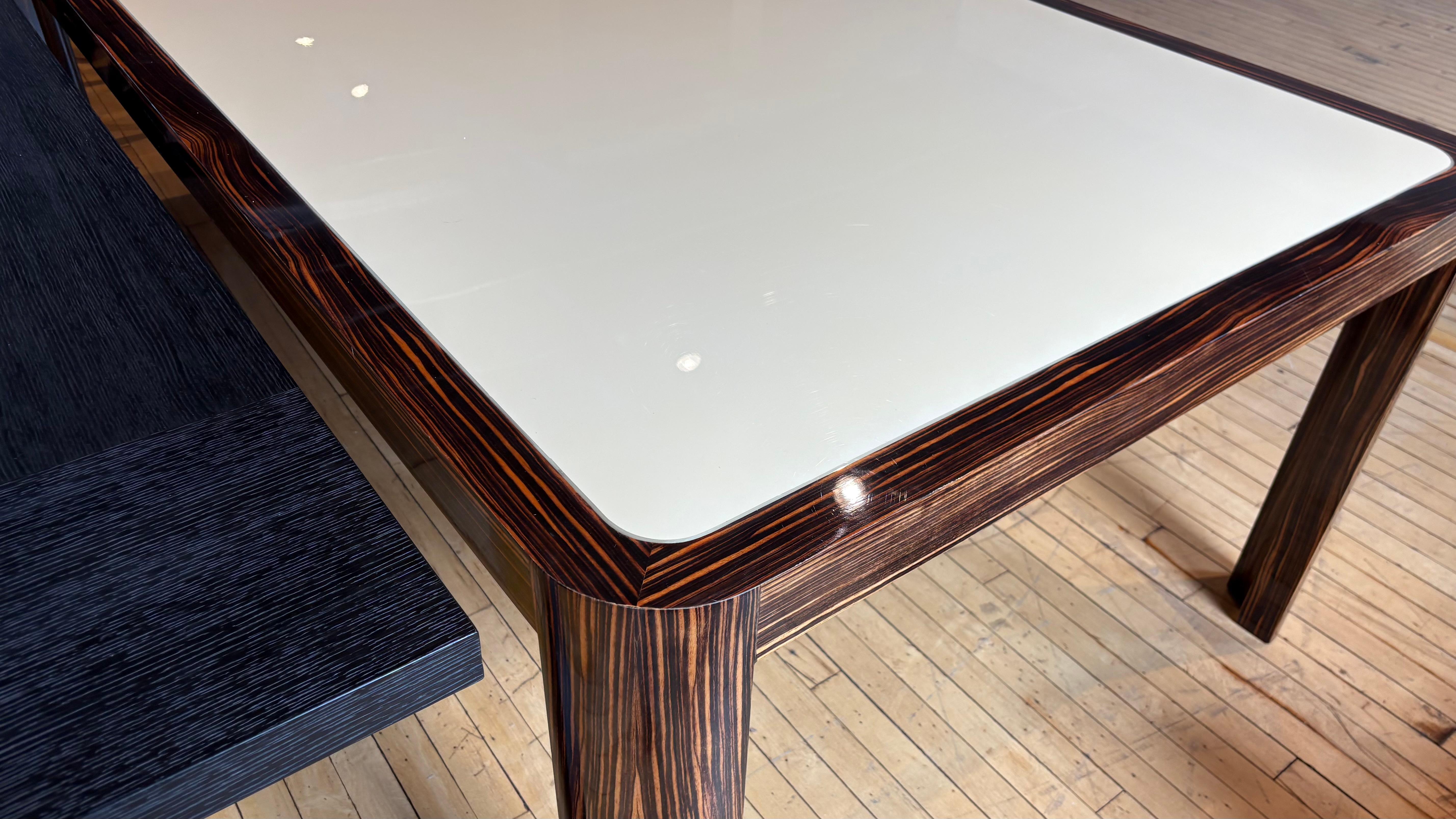Américain Rare table de salle à manger de Vladimir Kagan en vente