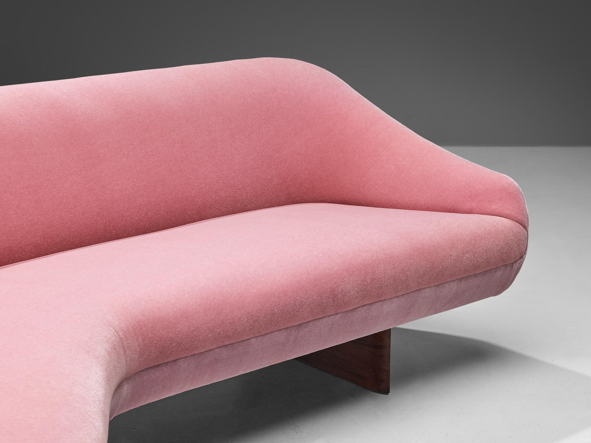 Rare Vladimir Kagan 'Wide Angle' Sofa in Purple Pink Mohair and Walnut  4