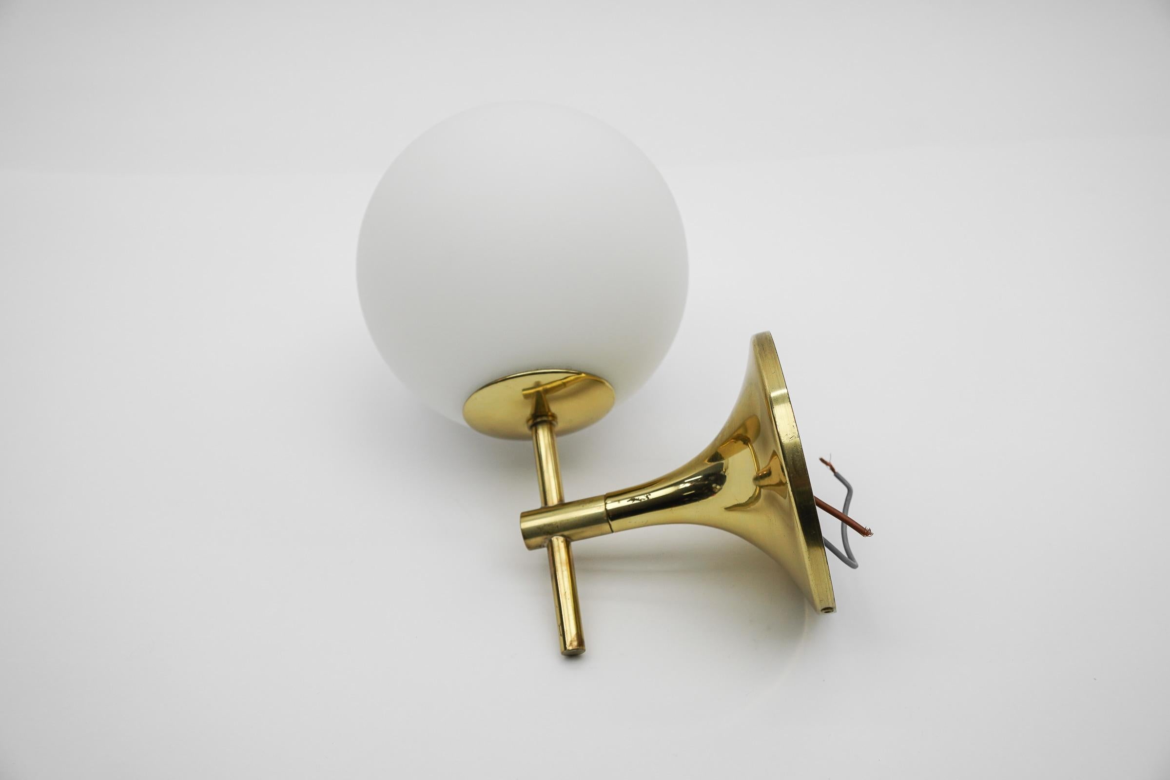 Mid-20th Century Rare Wall Light in Gold by Max Bill for Temde, Switzerland, 1960s For Sale
