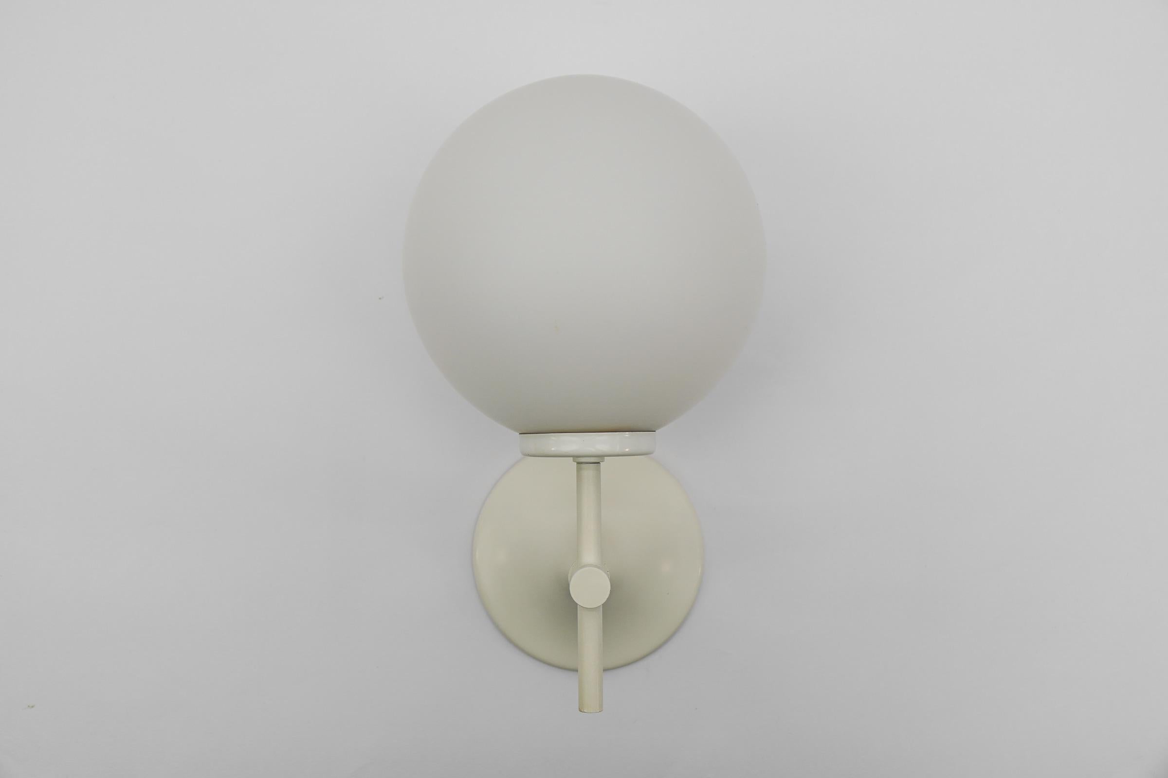 Rare Wall Light in White by Max Bill for Temde, Switzerland, 1960s For Sale 2