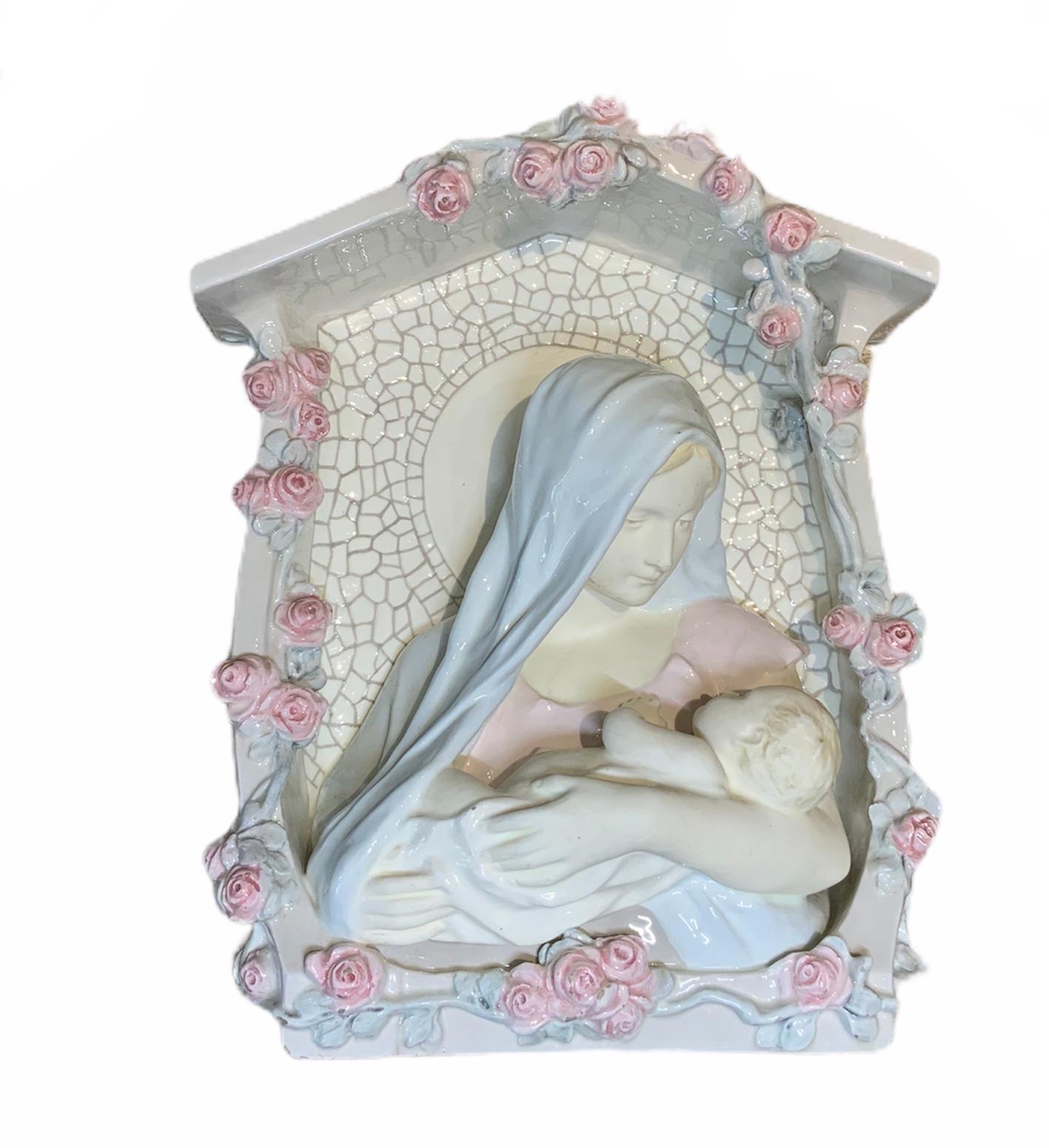 Rare Wall Religious Porcelain Niche of Virgin Mary Bust and Baby Jesus In Good Condition In Guaynabo, PR