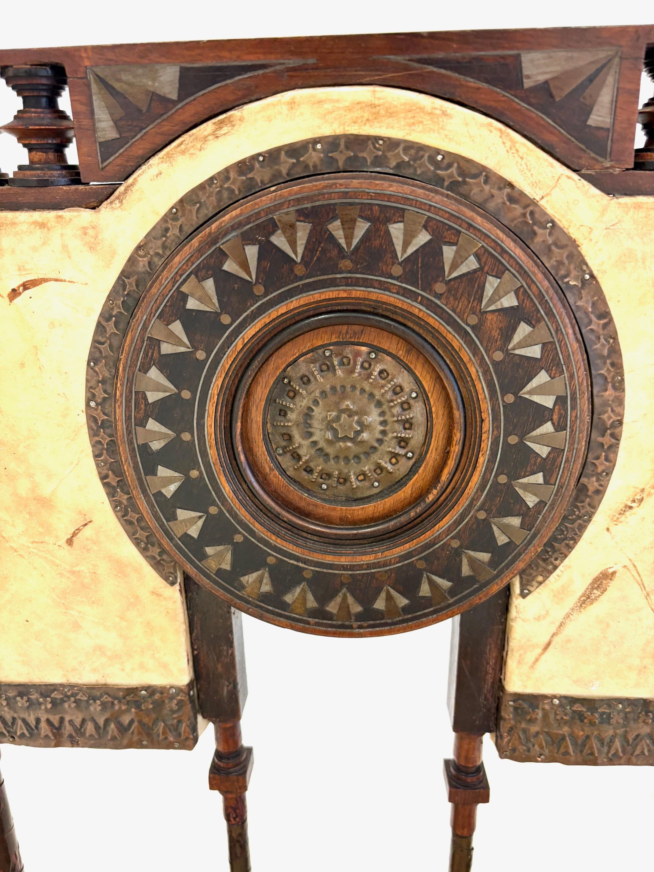 Rara sedia laterale in noce, rame e pergamena di Carlo Bugatti. in vendita 6