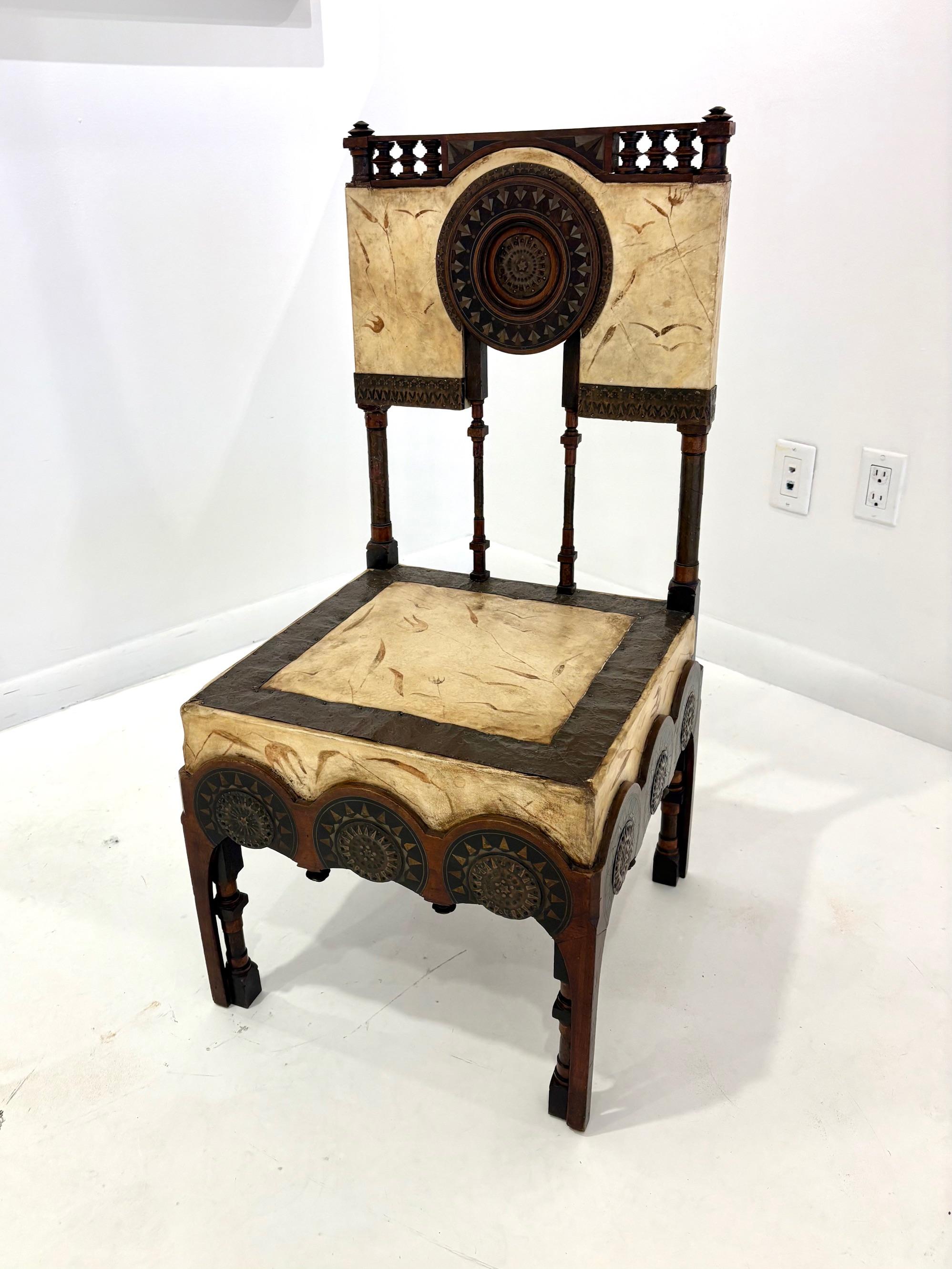 Rara sedia laterale in noce, rame e pergamena di Carlo Bugatti. In condizioni buone in vendita a Montreal, QC