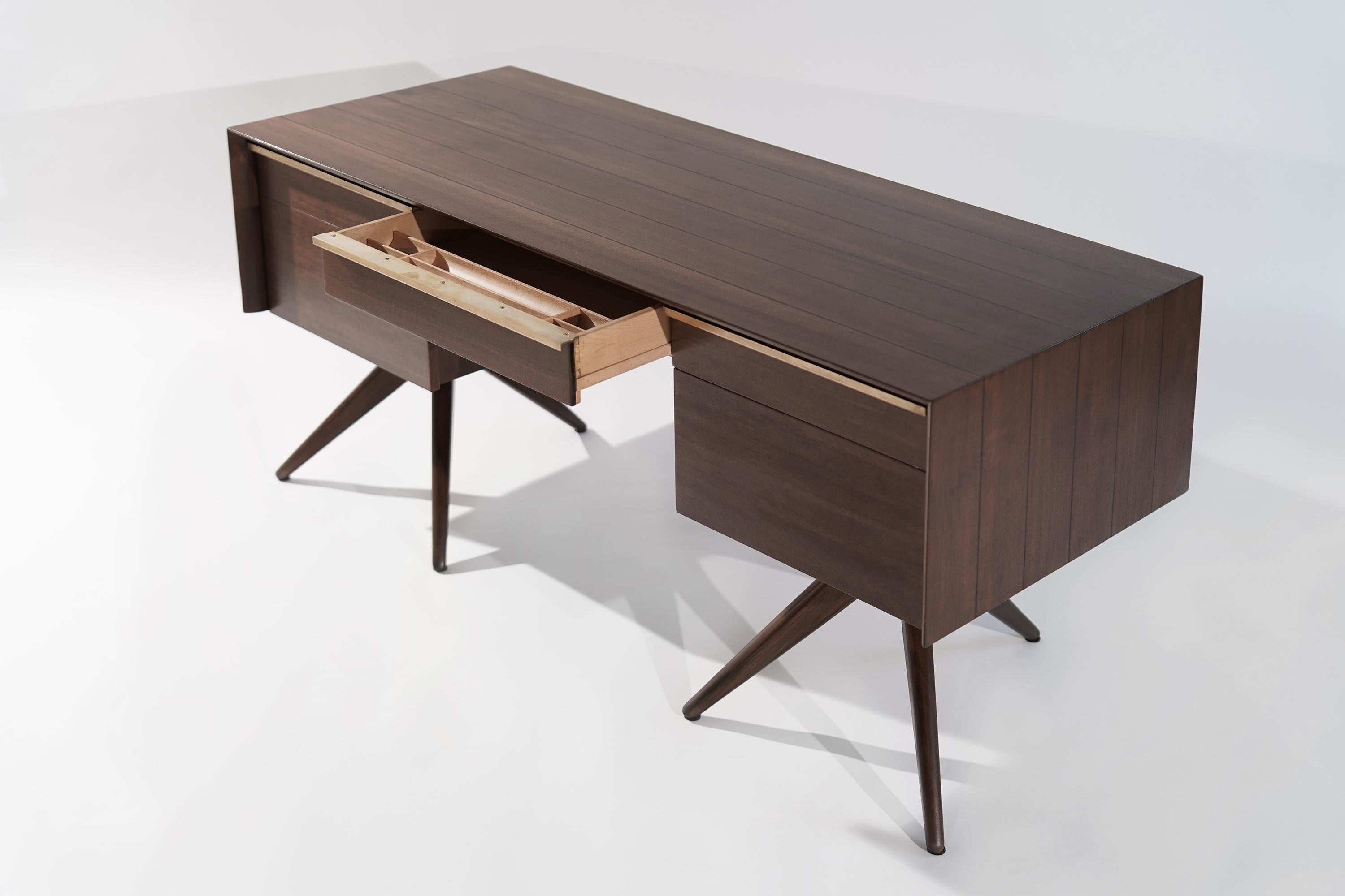 20th Century Rare Walnut Desk by Vladimir Kagan for Grosfeld House, circa 1950s