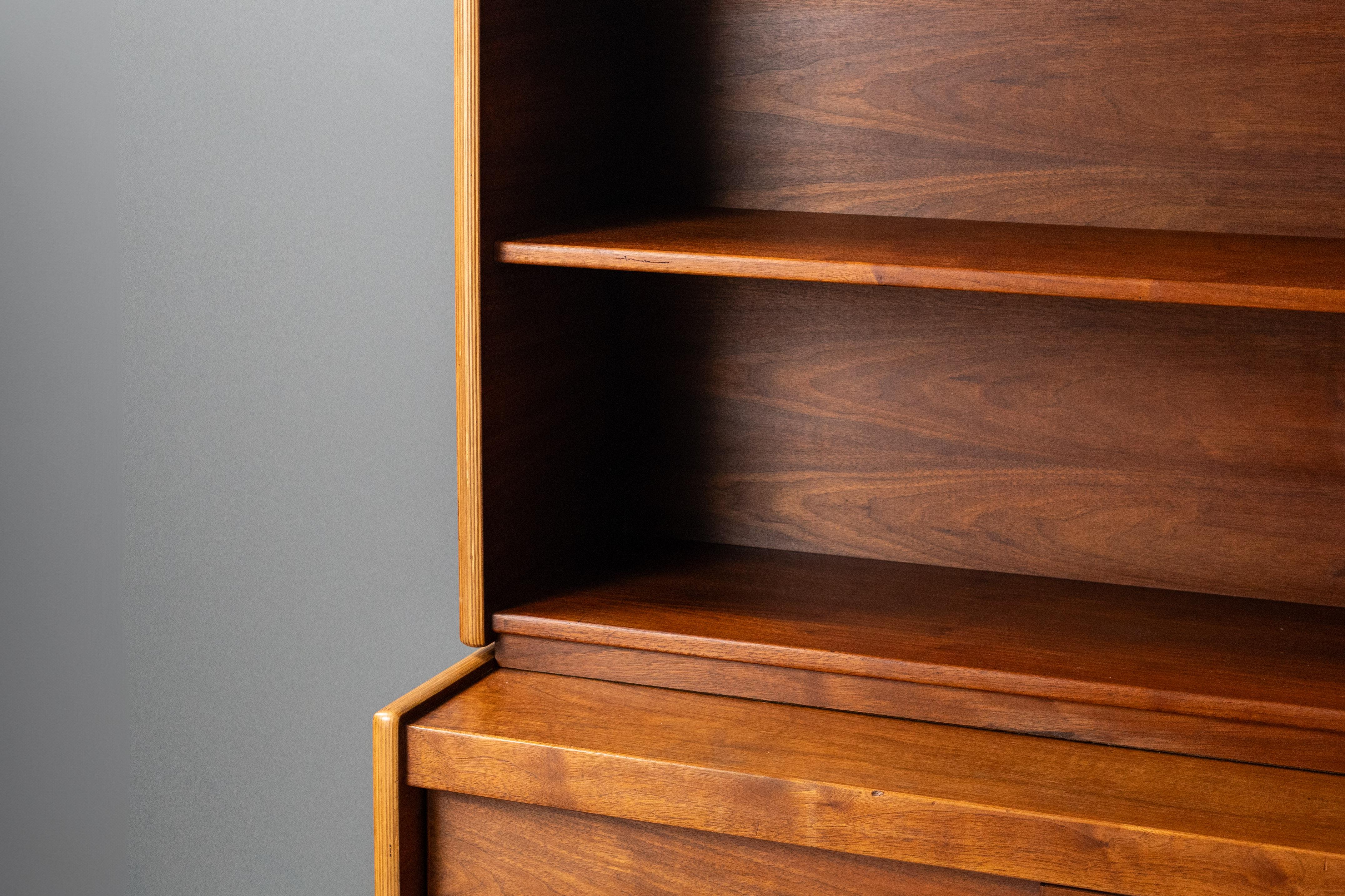 Rare Walnut Sideboard by Jens Risom In Good Condition For Sale In Cambridge, US