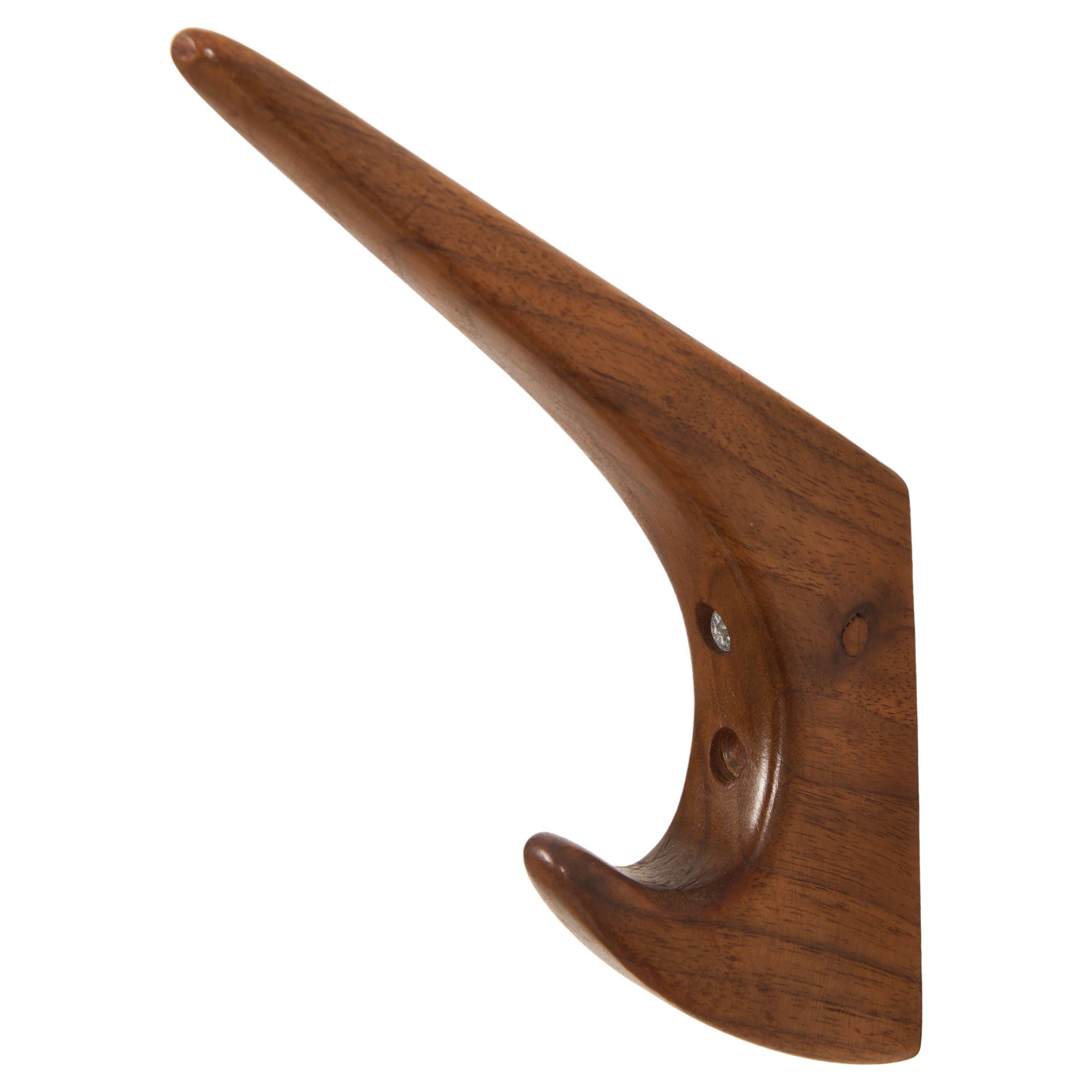 Raro gancio da parete in noce di Hagenauer Wien in vendita