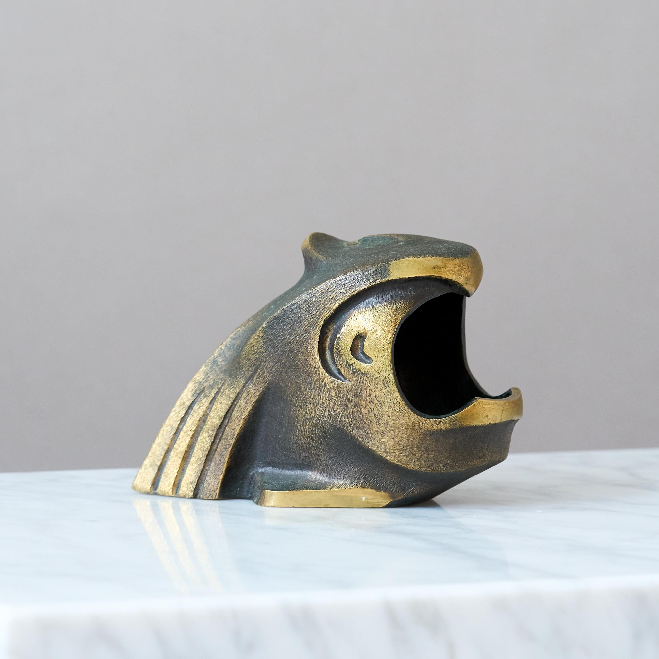 Mid-Century Modern Rare cendrier en laiton Walter Bosse for Herta Baller Fish Sculpture. Autriche, années 1950. en vente