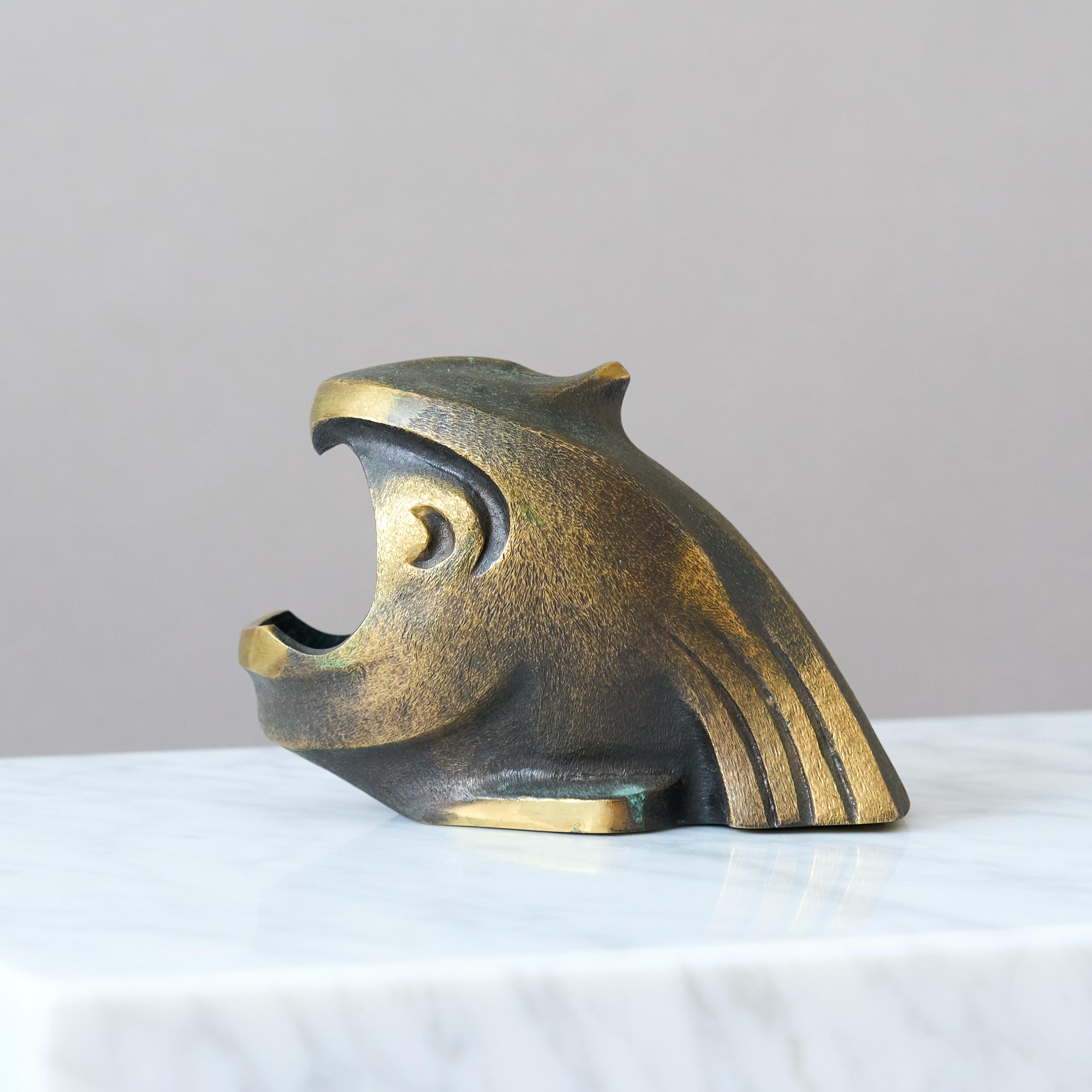 Poli Rare cendrier en laiton Walter Bosse for Herta Baller Fish Sculpture. Autriche, années 1950. en vente