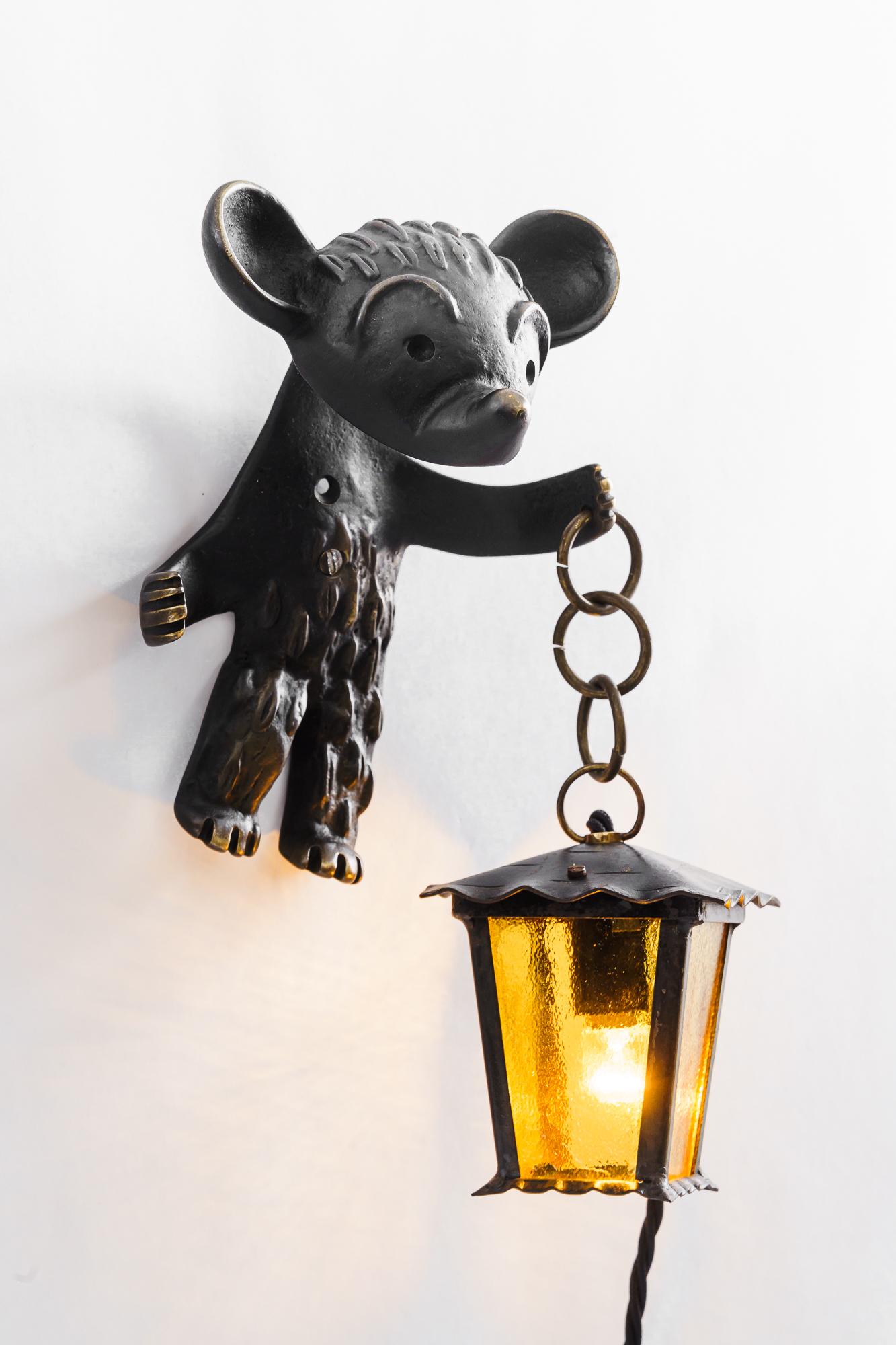 Rare walter bosse for hertha baller bear wall lamp holding a lantern vienna 1950 In Good Condition In Wien, AT