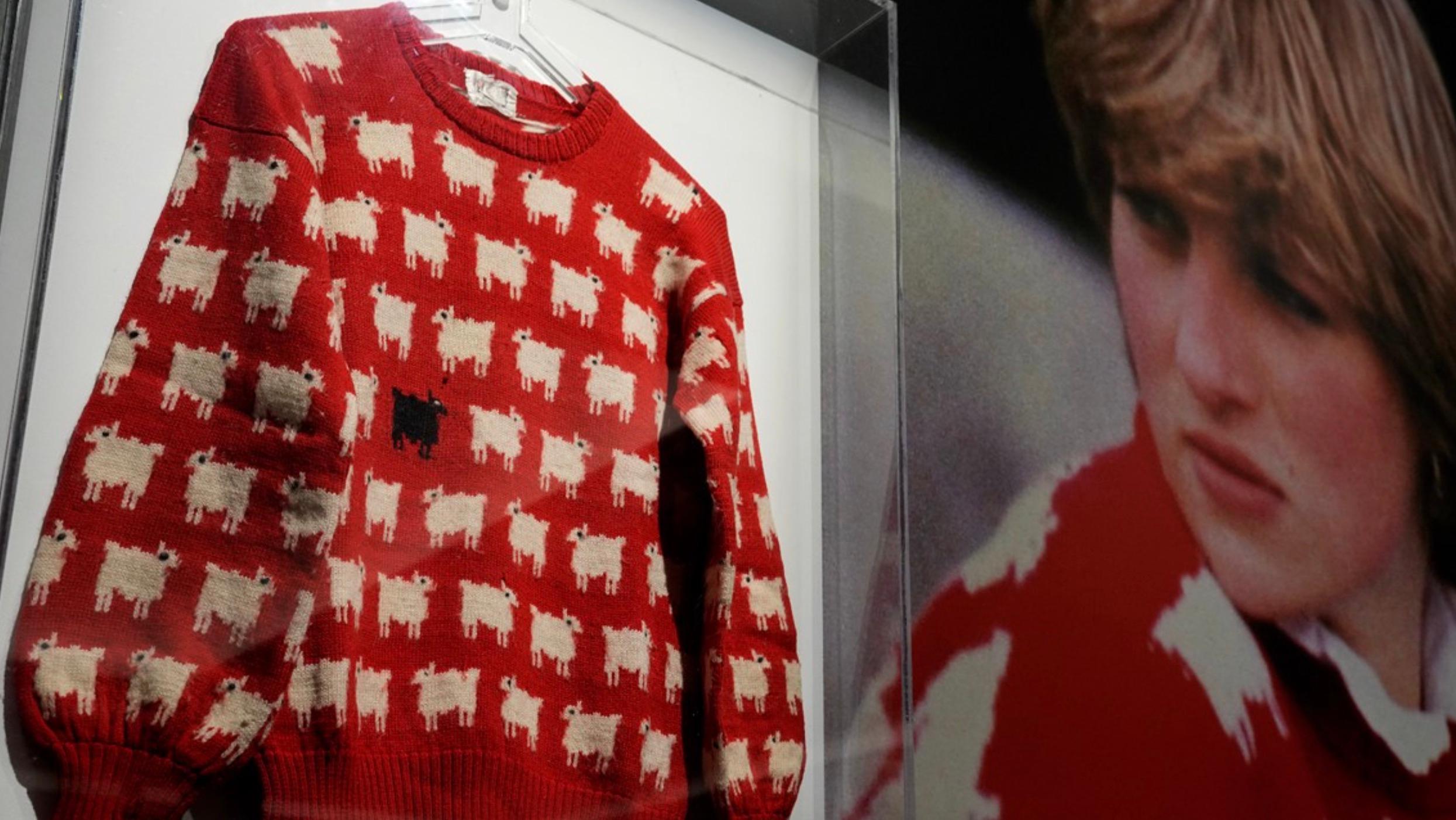 RARE Warm&Wonderful 1980s Princess Diana Black Sheep Red Vintage Sweater 11