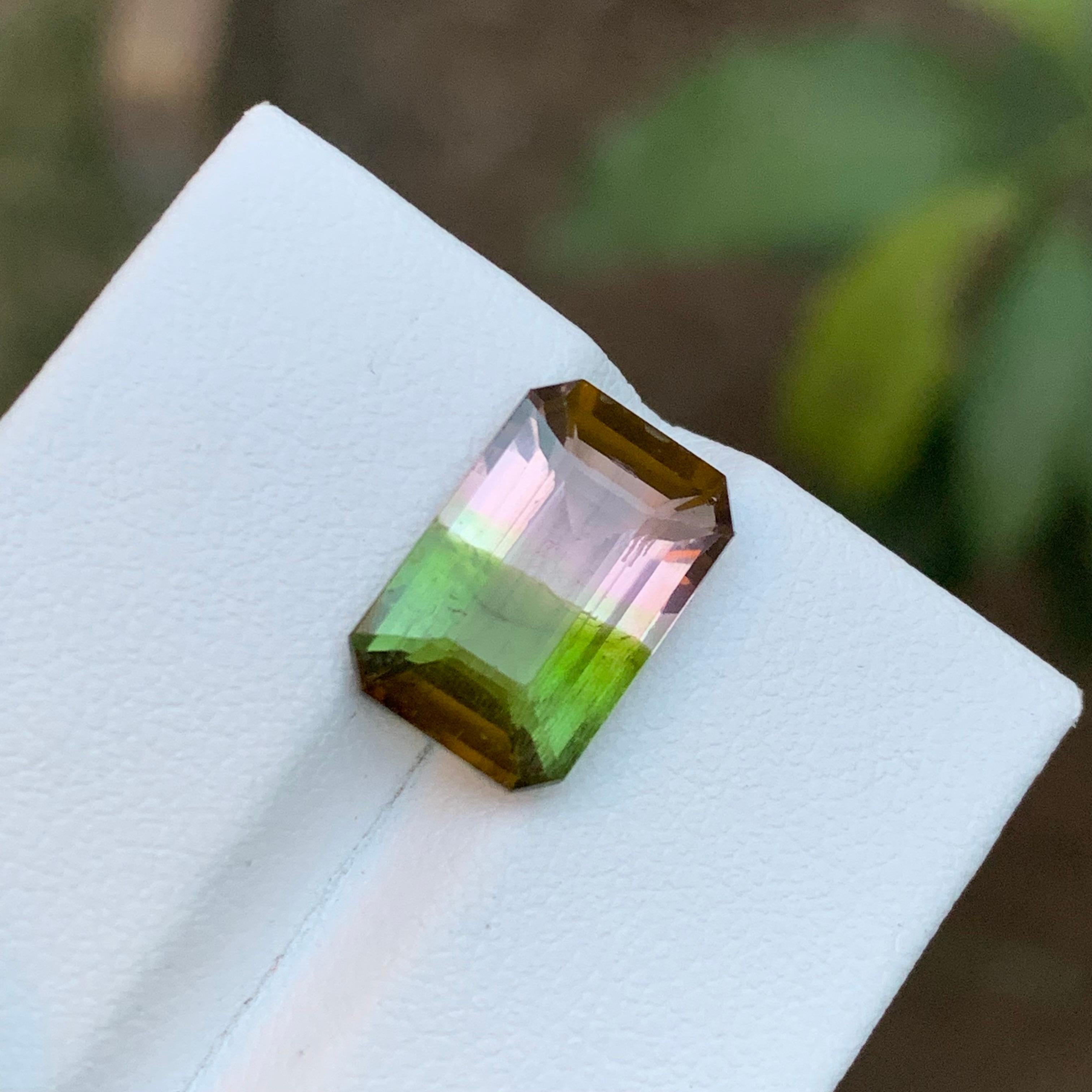 Rare Watermelon Bicolor Green-Pink Tourmaline Gemstone, 5.05 Ct Emerald Cut-Ring In New Condition For Sale In Peshawar, PK