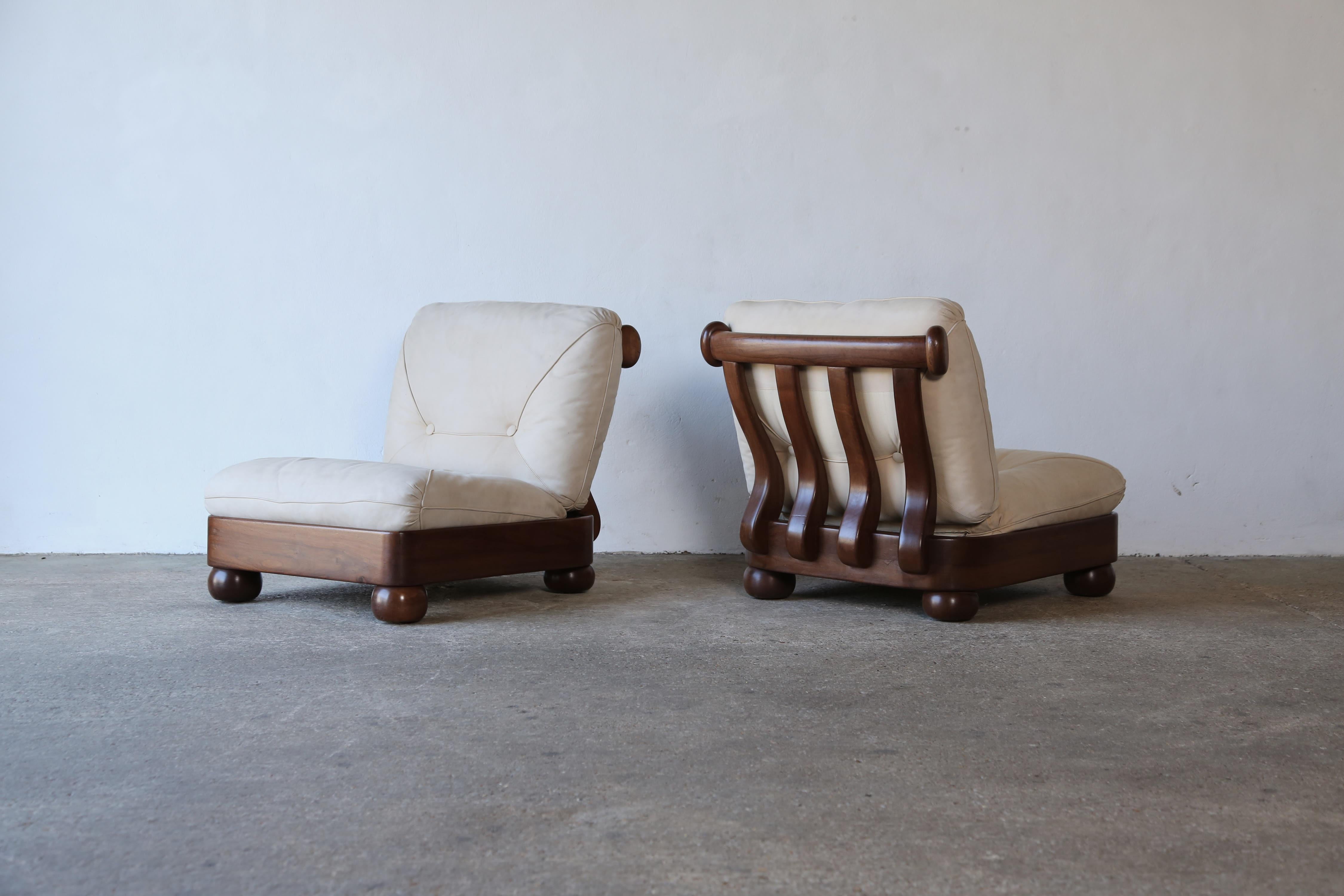 Rare Wavy Back Lounge Chairs, Italy, 1970s In Good Condition In London, GB