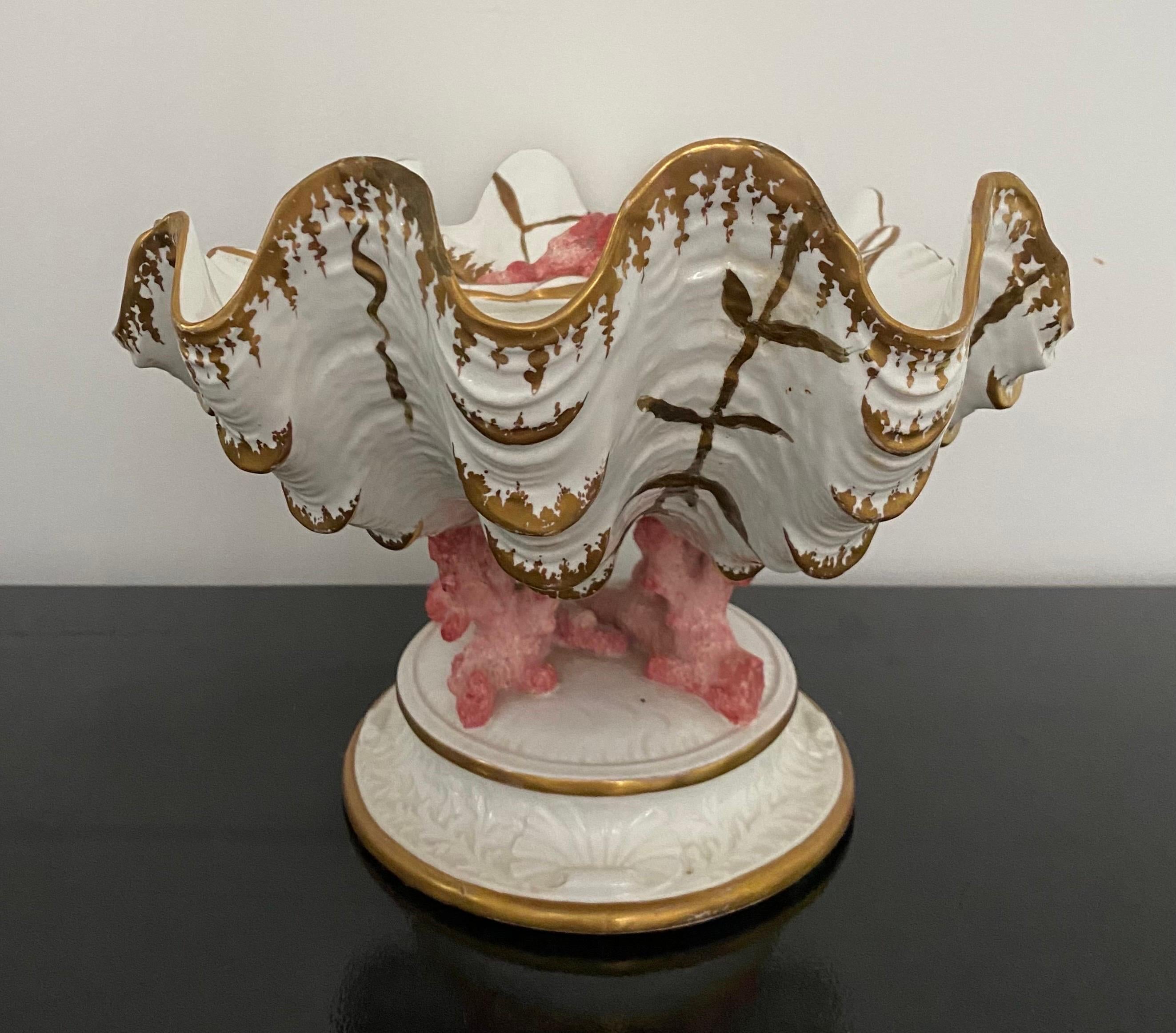Rare Wedgwood Coral and Clamshells Decorative Pedestal Table Centerpiece Dish In Good Condition In Lambertville, NJ