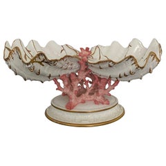 Raro plato de centro de mesa decorativo con pedestal de coral y almejas de Wedgwood