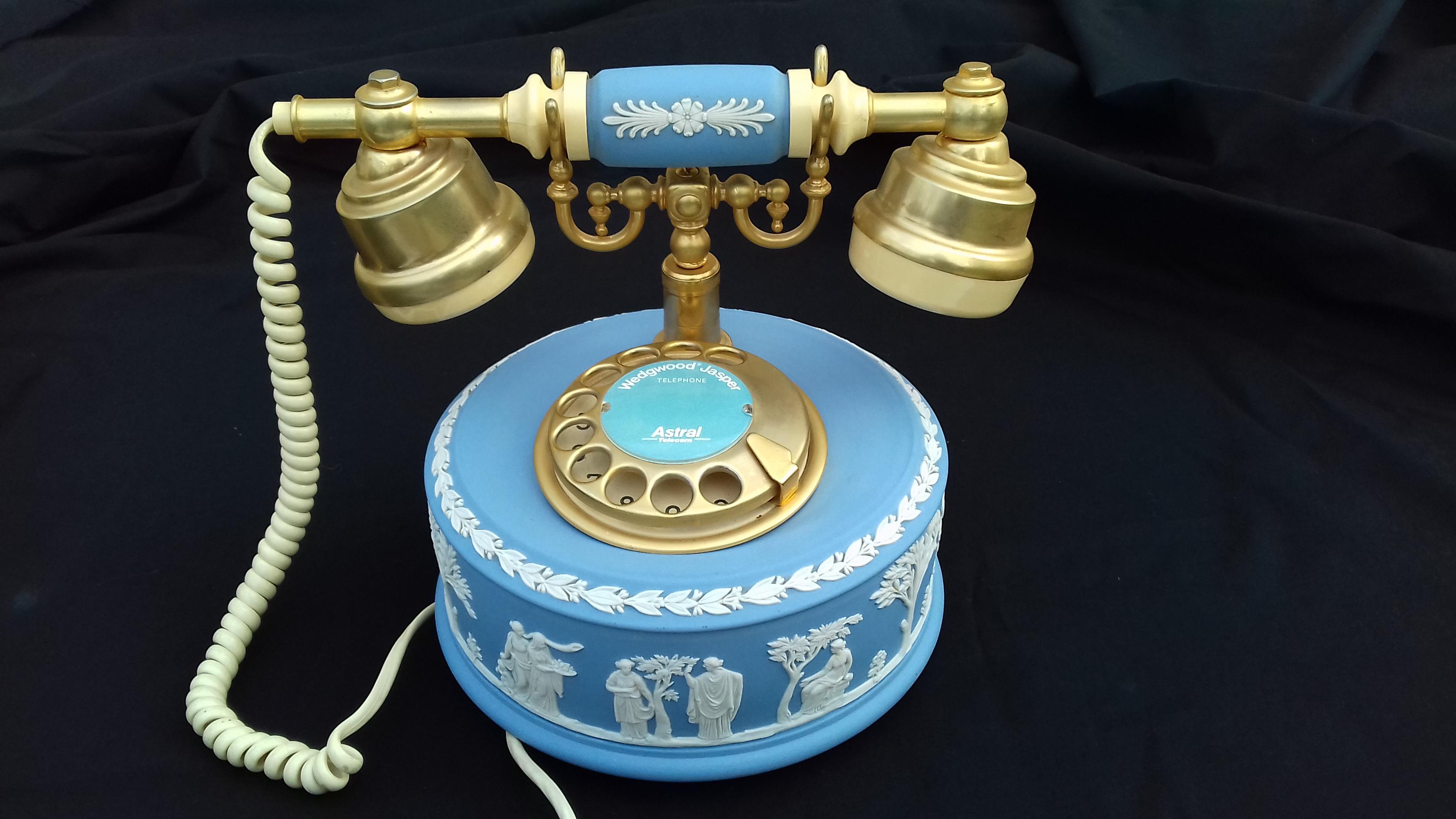 Exceptional and Rare Authentic Wedgwood Blue Jasper Telephone

Wedgwood is a Registered Company of British pottery, porcelain and earthenware factory founded in May 1759

Made in England by Astral Internatioanl LTD, at the end of XX century

This is