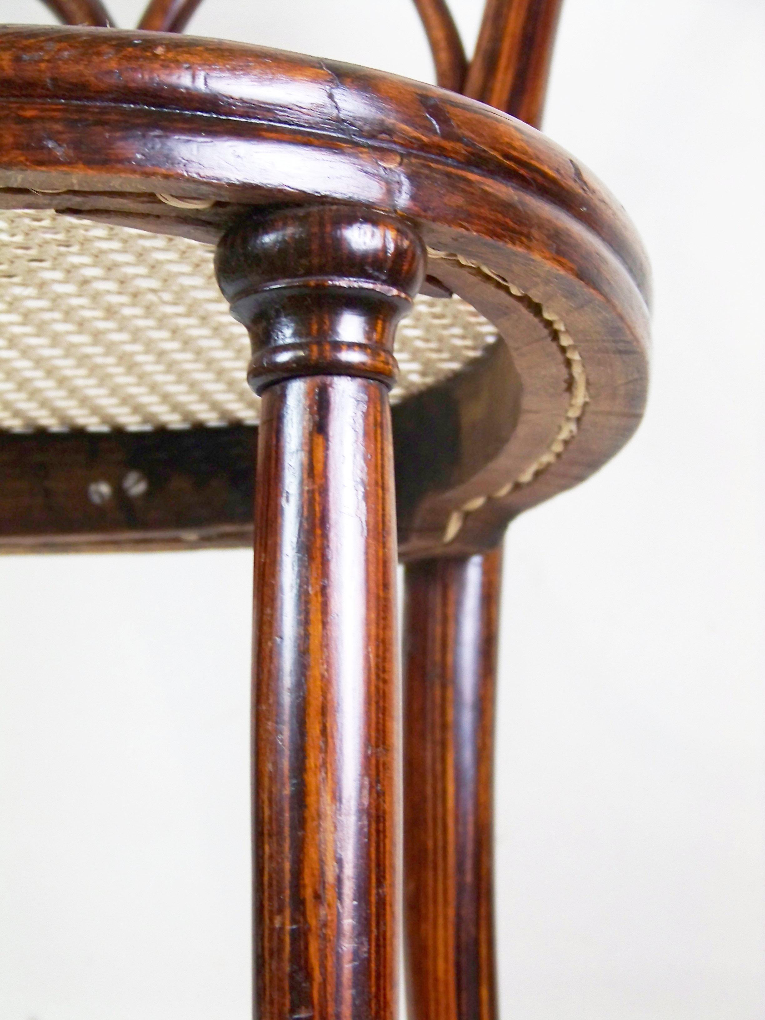 Rare wery old Chair Thonet Nr.4, 1860 For Sale 4