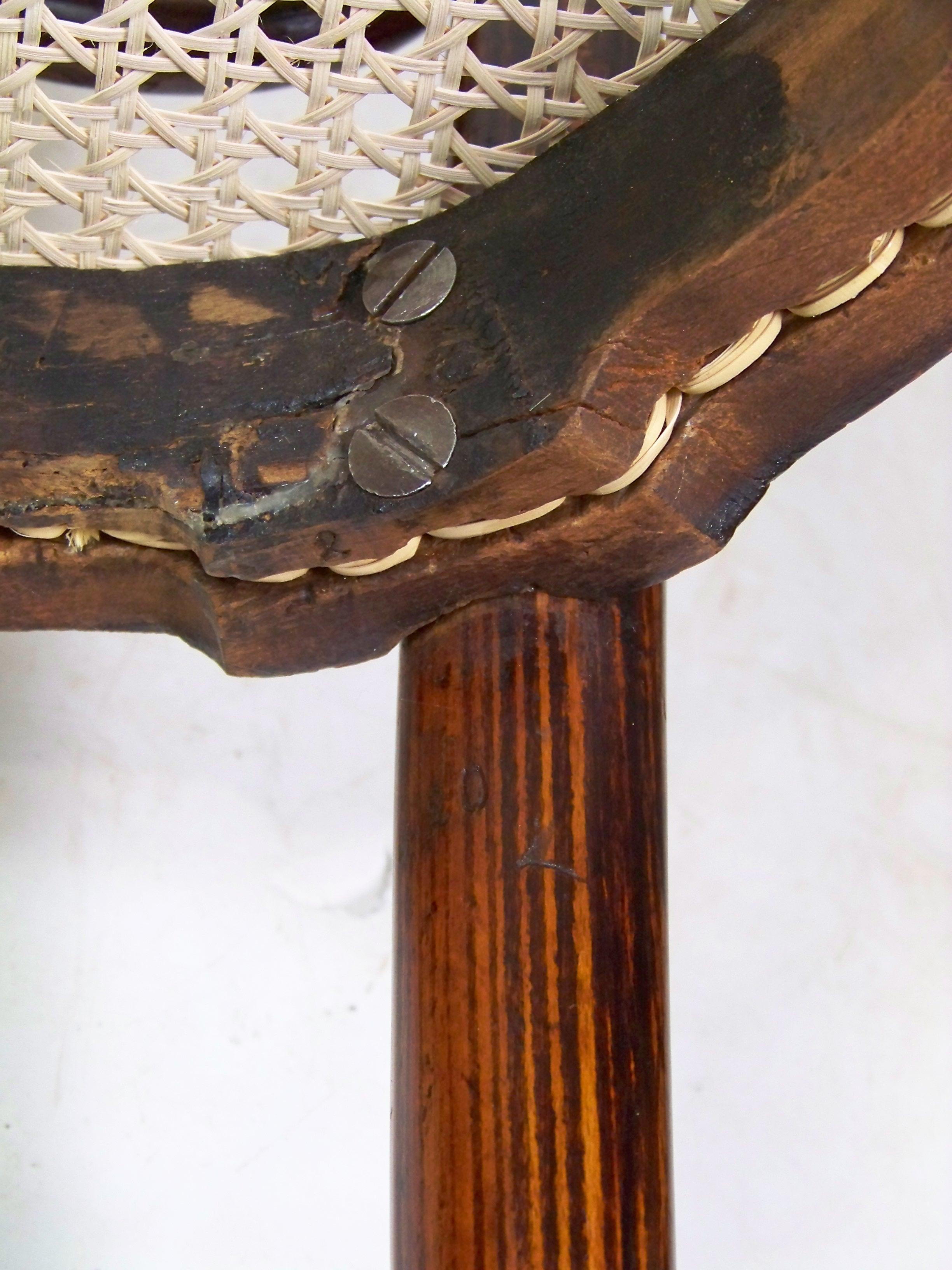 Rare wery old Chair Thonet Nr.4, 1860 For Sale 5