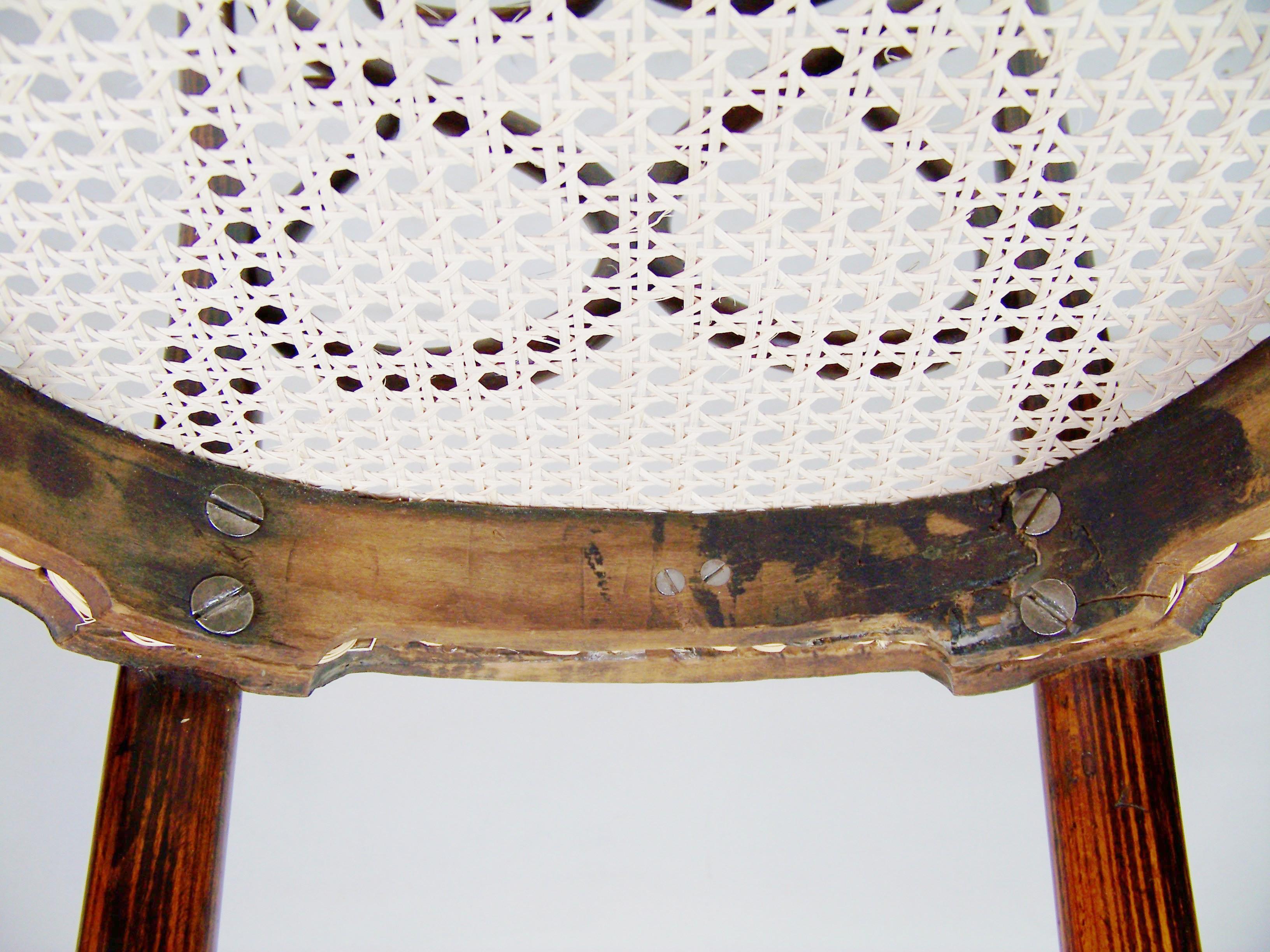 Rare wery old Chair Thonet Nr.4, 1860 For Sale 8