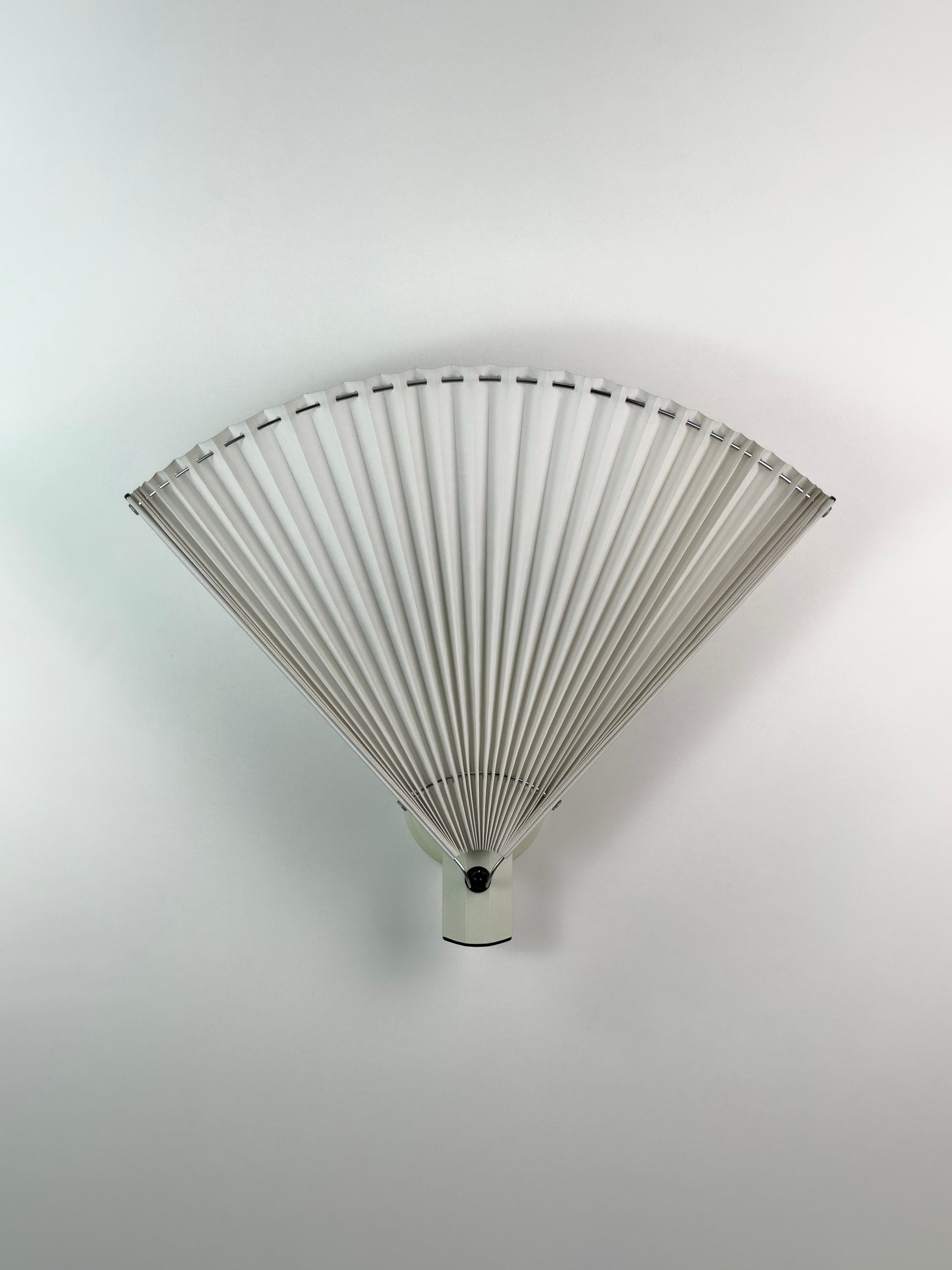 Seltene weiße Butterfly Wandleuchte von Afra & Tobia Scarpa für Flos, Italien 80er Jahre im Angebot 6