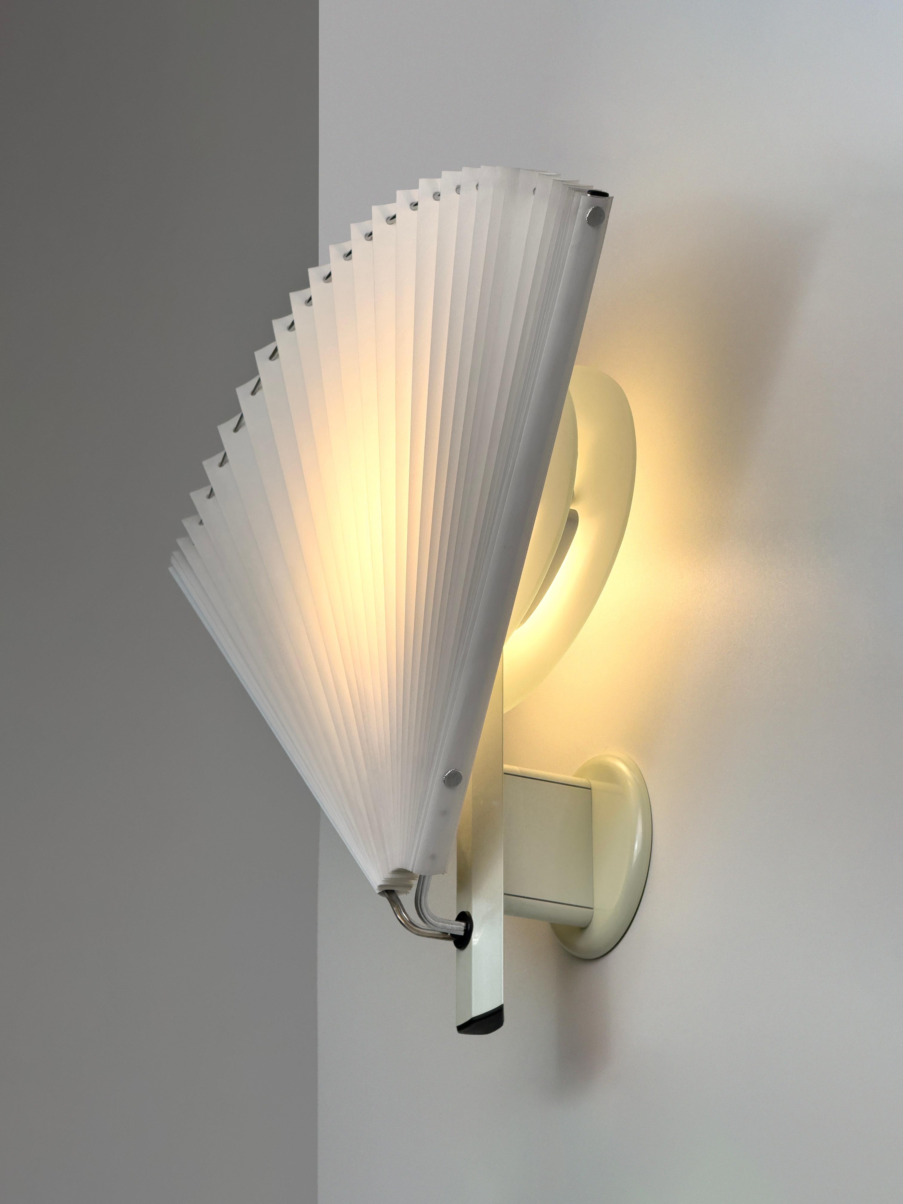 Seltene weiße Butterfly Wandleuchte von Afra & Tobia Scarpa für Flos, Italien 80er Jahre im Angebot 9