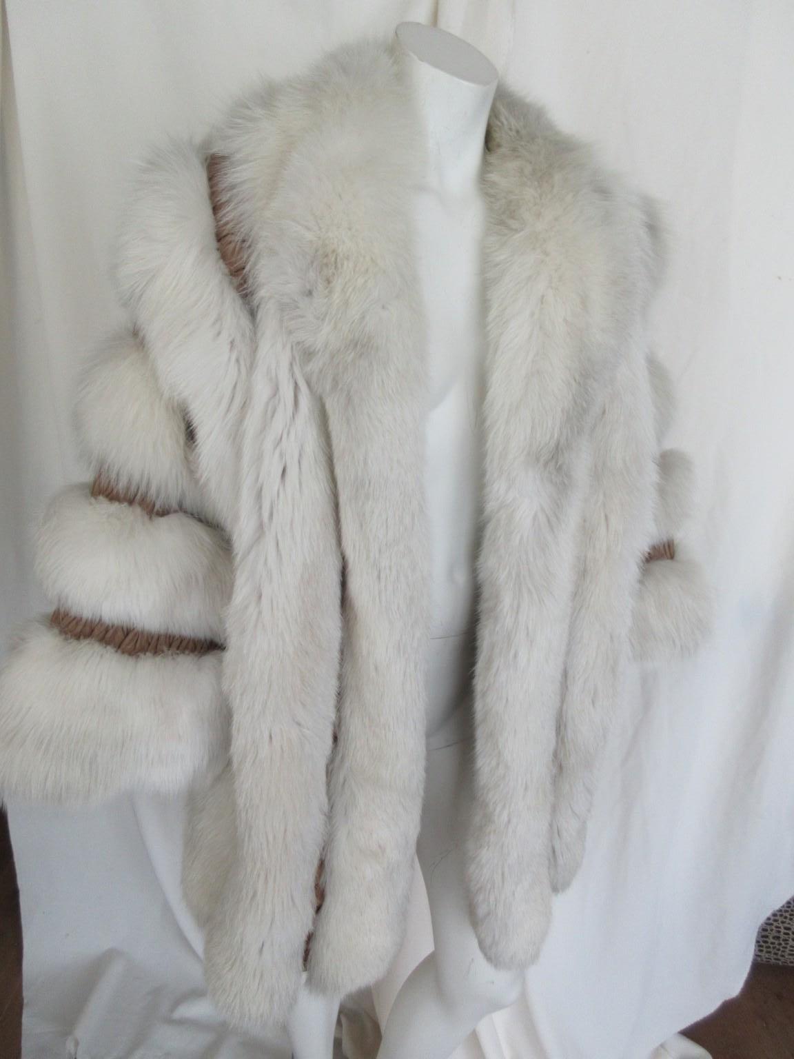 Raro cappotto di pelliccia di volpe bianca in vendita 5