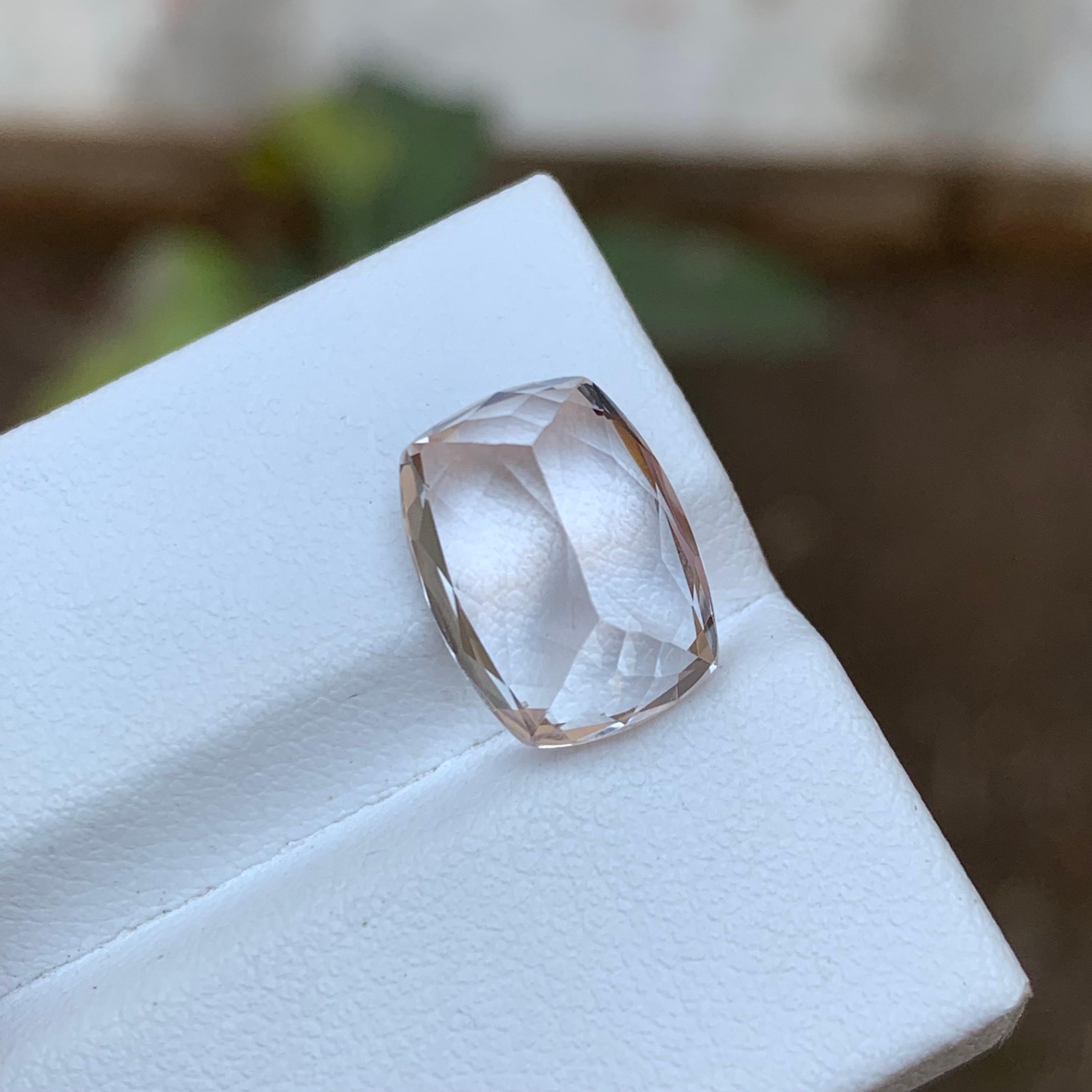 Rare White Pink Natural Morganite Gemstone, 6.50 Ct for Ring / Pendant Afghani. In New Condition For Sale In Peshawar, PK