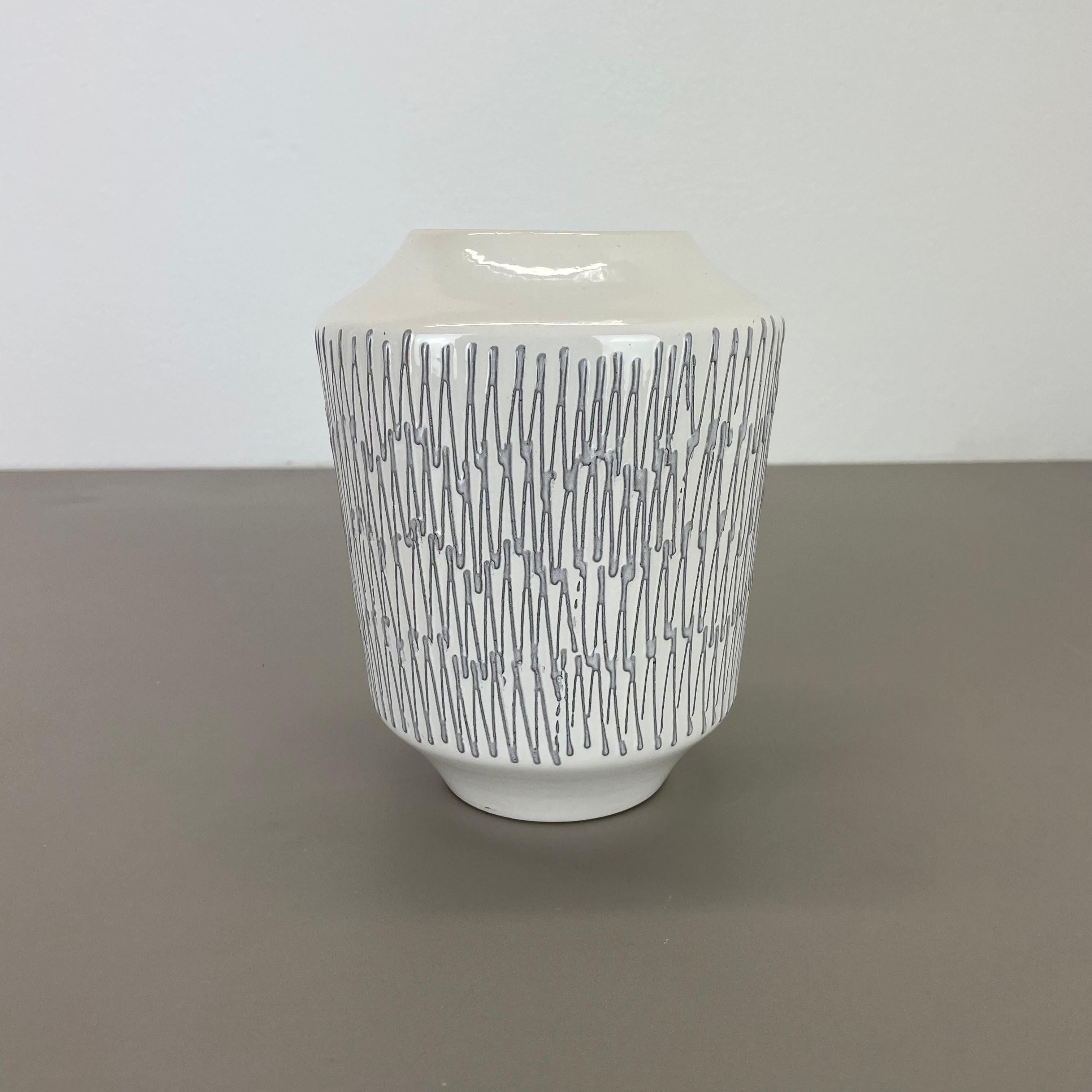 Rare white zig zag Fat Lava Ceramic Vases by ILKRA Ceramics, Germany 1970s For Sale 9