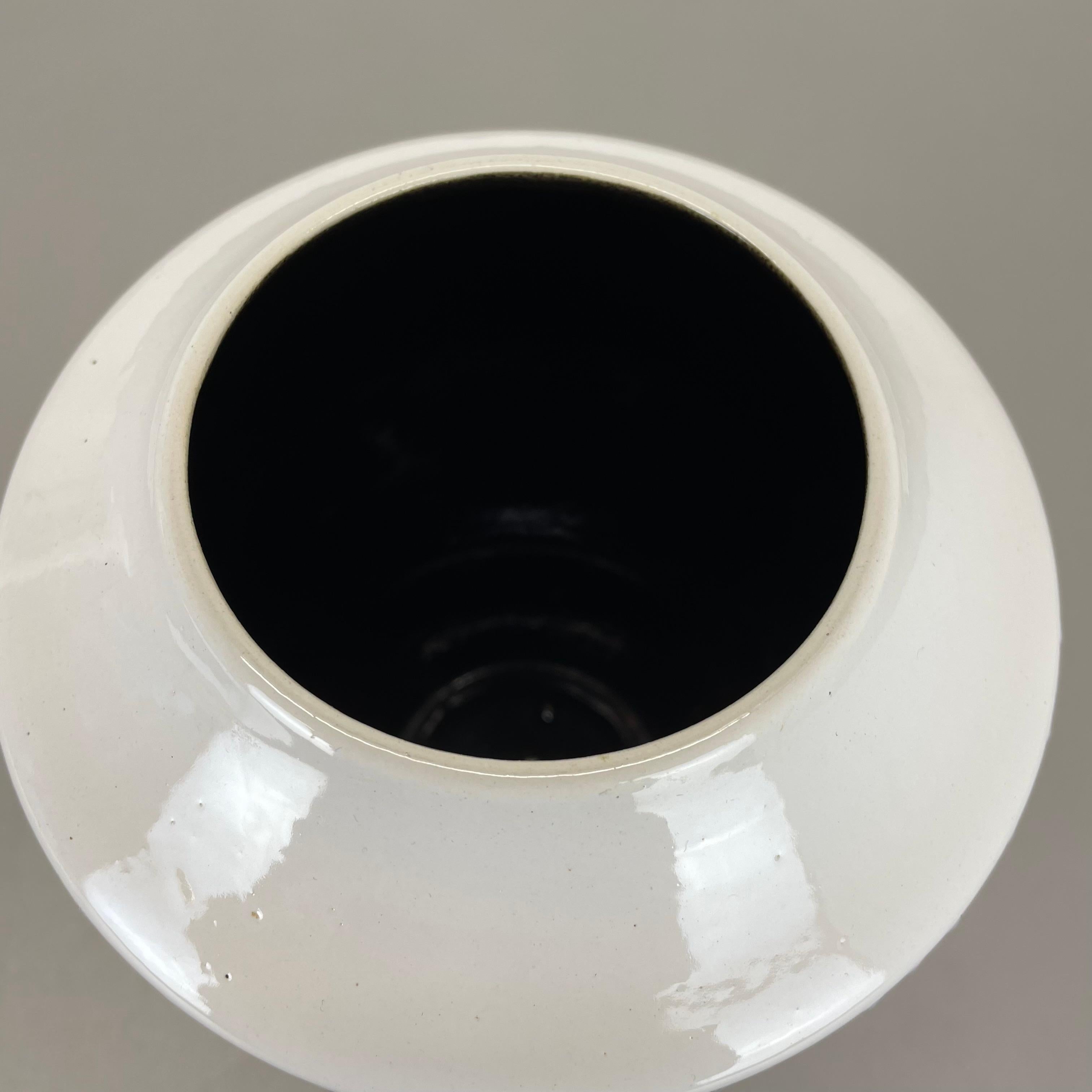 Rare white zig zag Fat Lava Ceramic Vases by ILKRA Ceramics, Germany 1970s For Sale 4