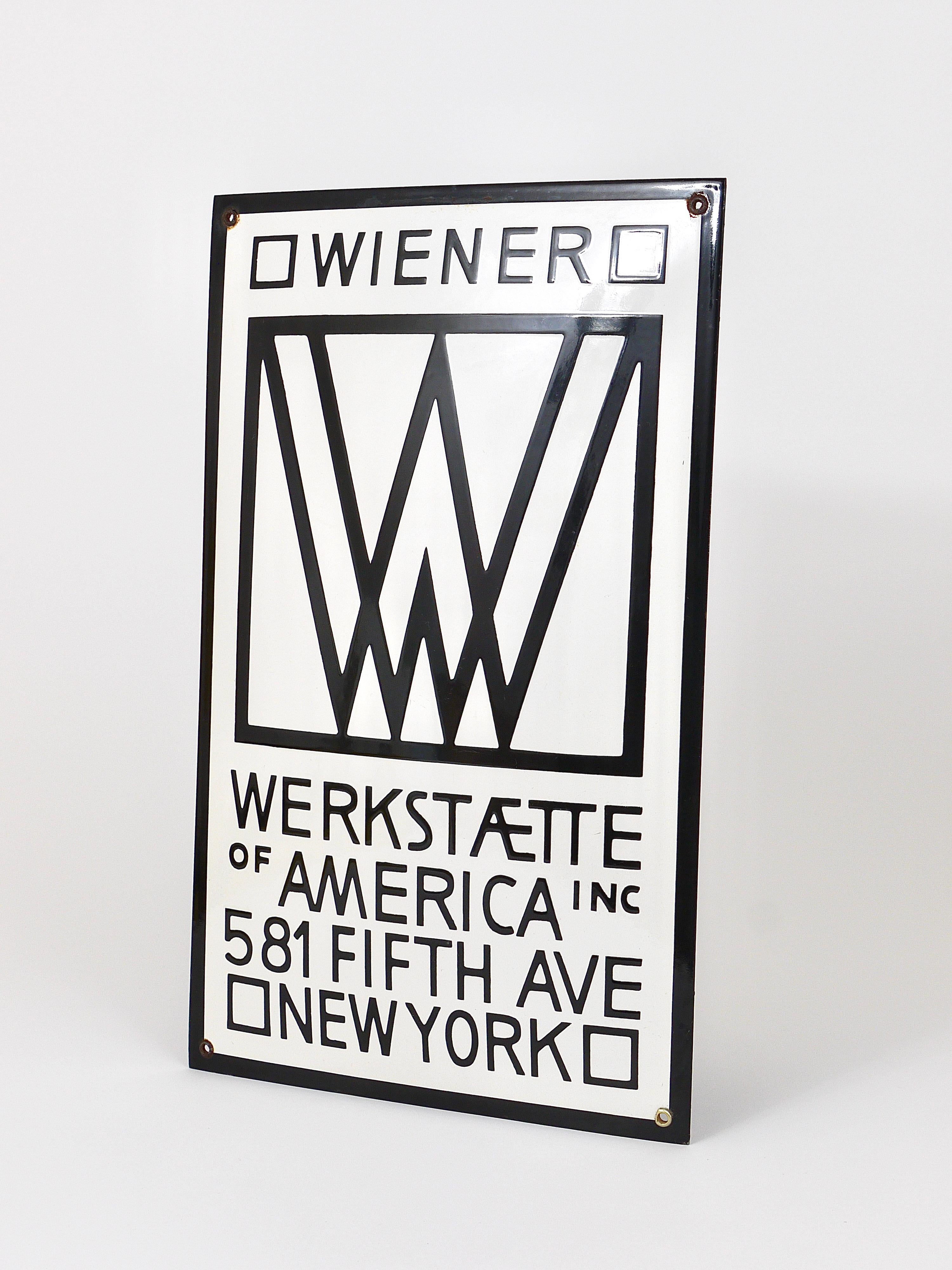 Rare panneau publicitaire émaillé Wiener Werkstätte of America Inc New York Bon état à Vienna, AT