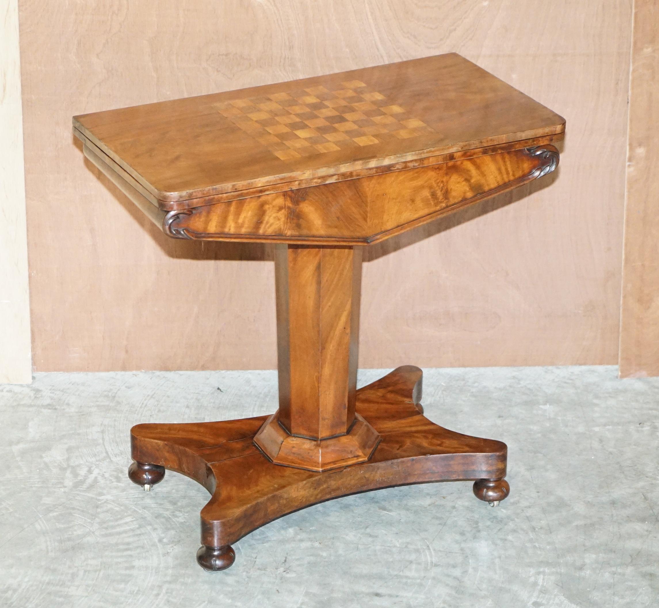 We are delighted to offer for sale this exquisite hand made in England William IV circa 1830 mahogany & Rosewood occasional table with Chess board top and baize lined card table inside 

A very rare example, the timber is glorious, truly lovely,