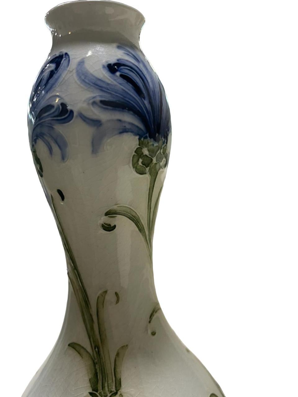 RARE William MOORCROFT for Macintyre Blue Cornflower panel vase c1907 In Good Condition In Richmond Hill, ON