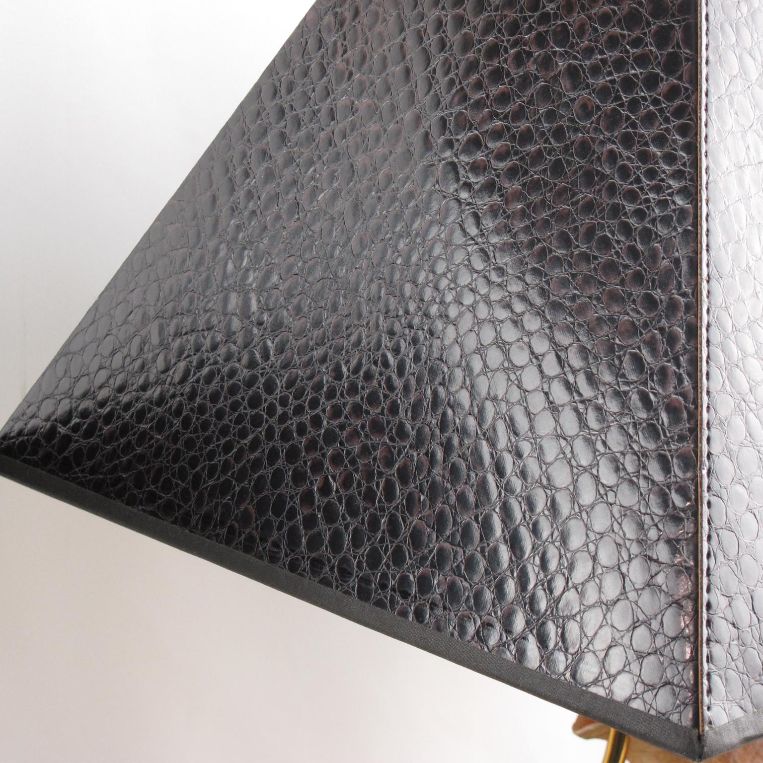 Metallo Rare lampade da tavolo Willy Daro in ottone e conchiglie, circa 1970 in vendita