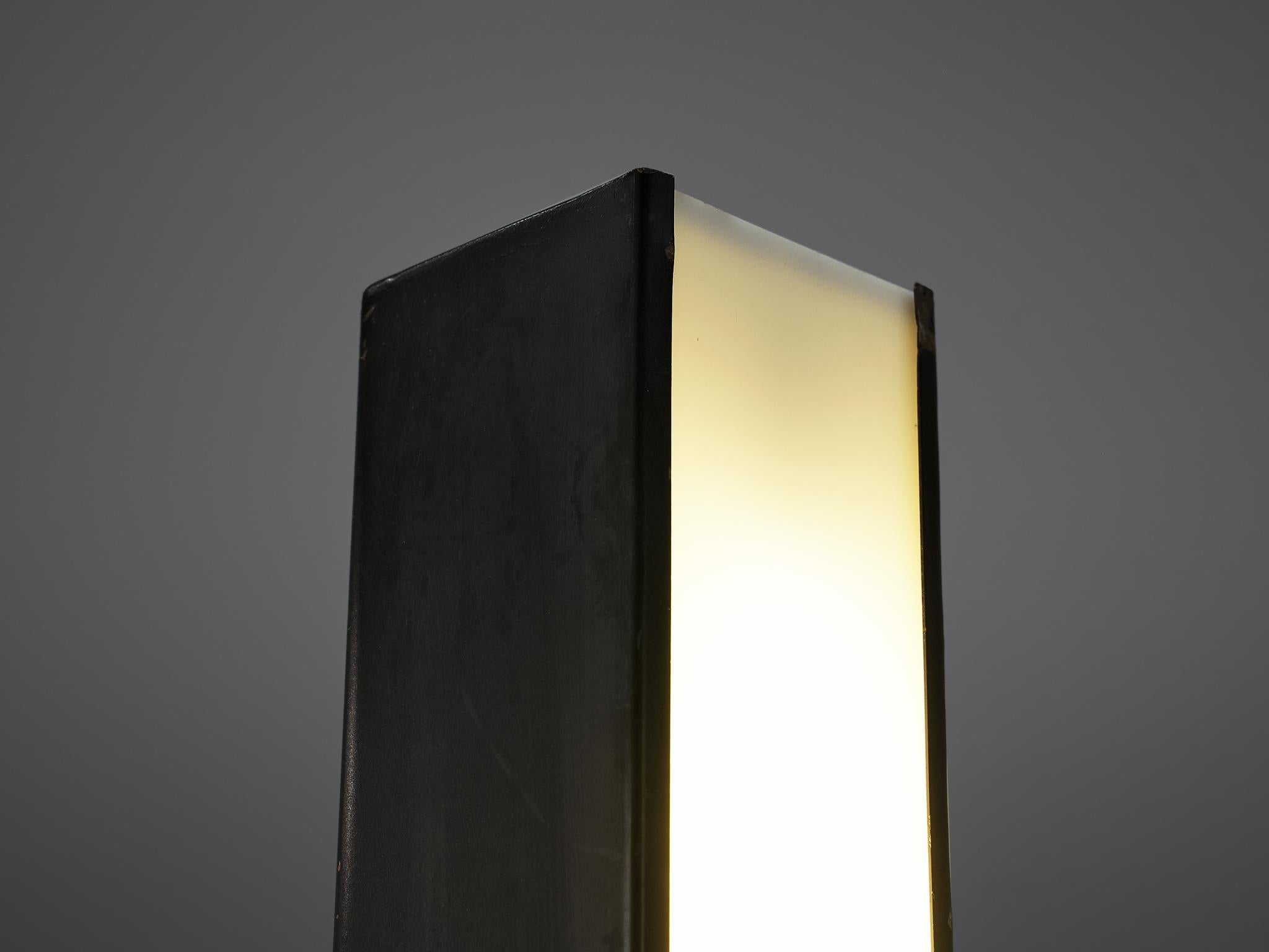 Néerlandais Rare lampadaire Wim Ypma for A. Polak en métal noir et acrylique  en vente