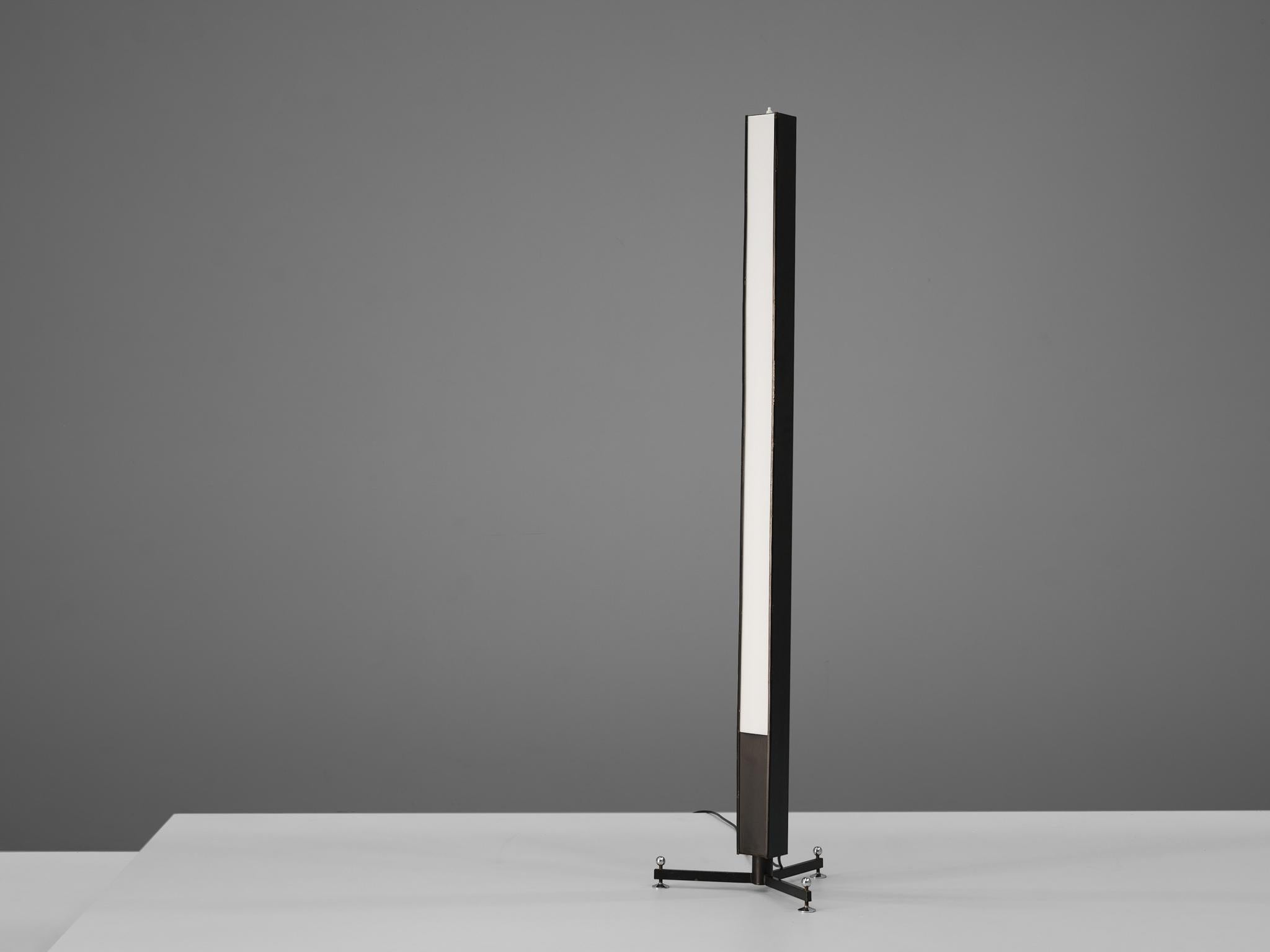 Métal Rare lampadaire Wim Ypma for A. Polak en métal noir et acrylique  en vente