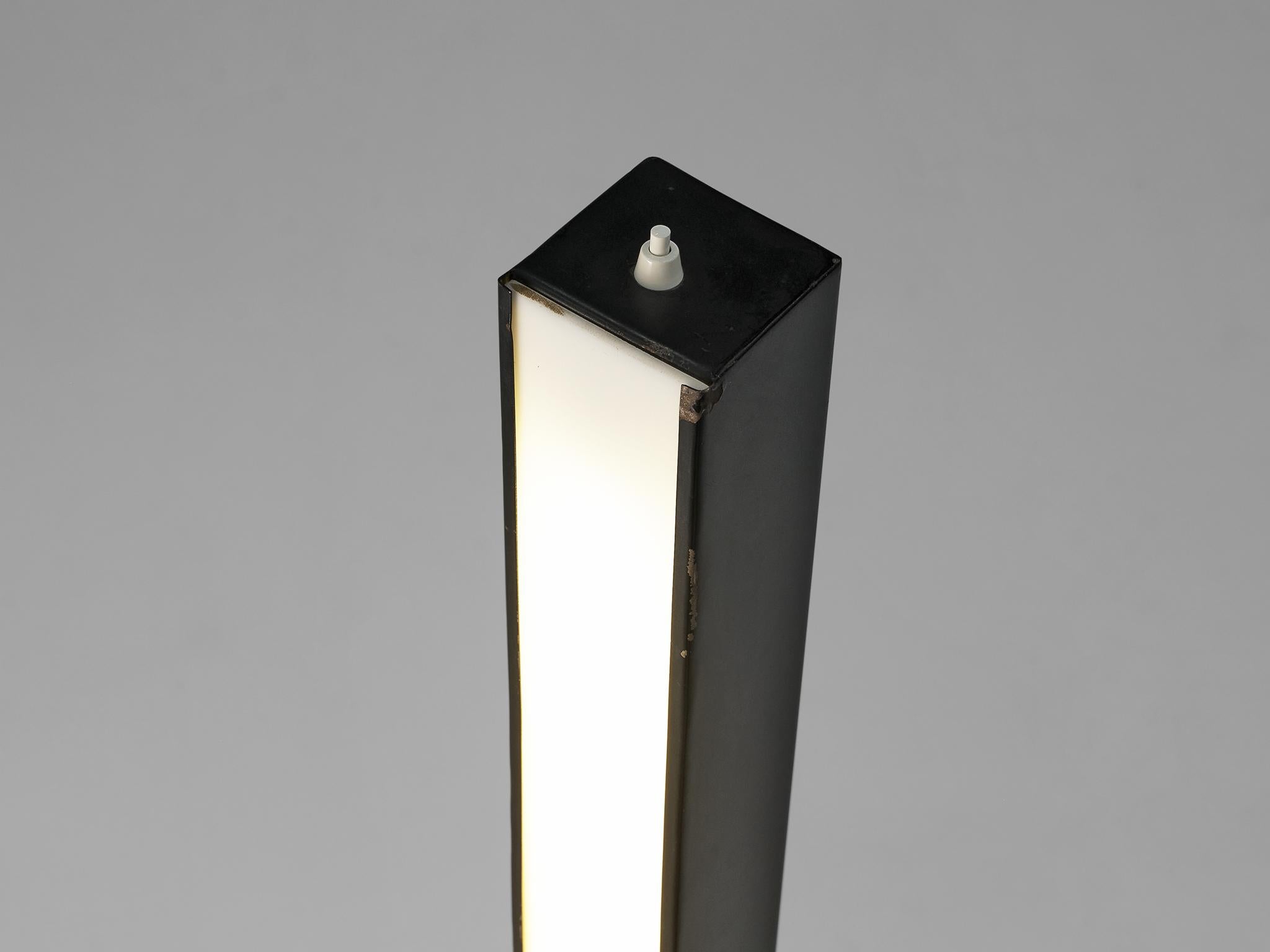 Rare lampadaire Wim Ypma for A. Polak en métal noir et acrylique  en vente 1