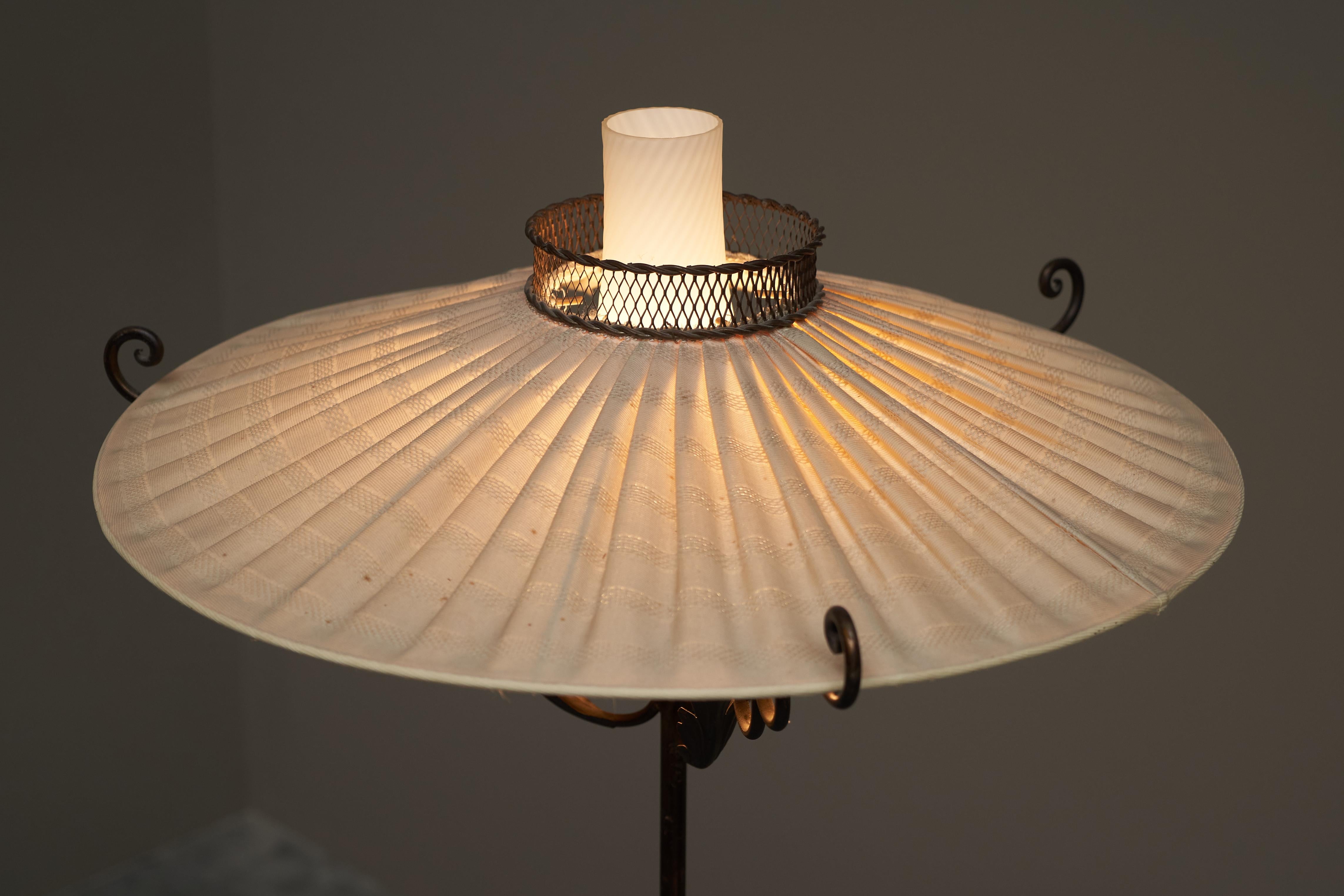 Hand-Crafted Rare Winkelman & Van der Bijl Floor Lamp in Wrought Iron and Opaline Glass 1920s For Sale