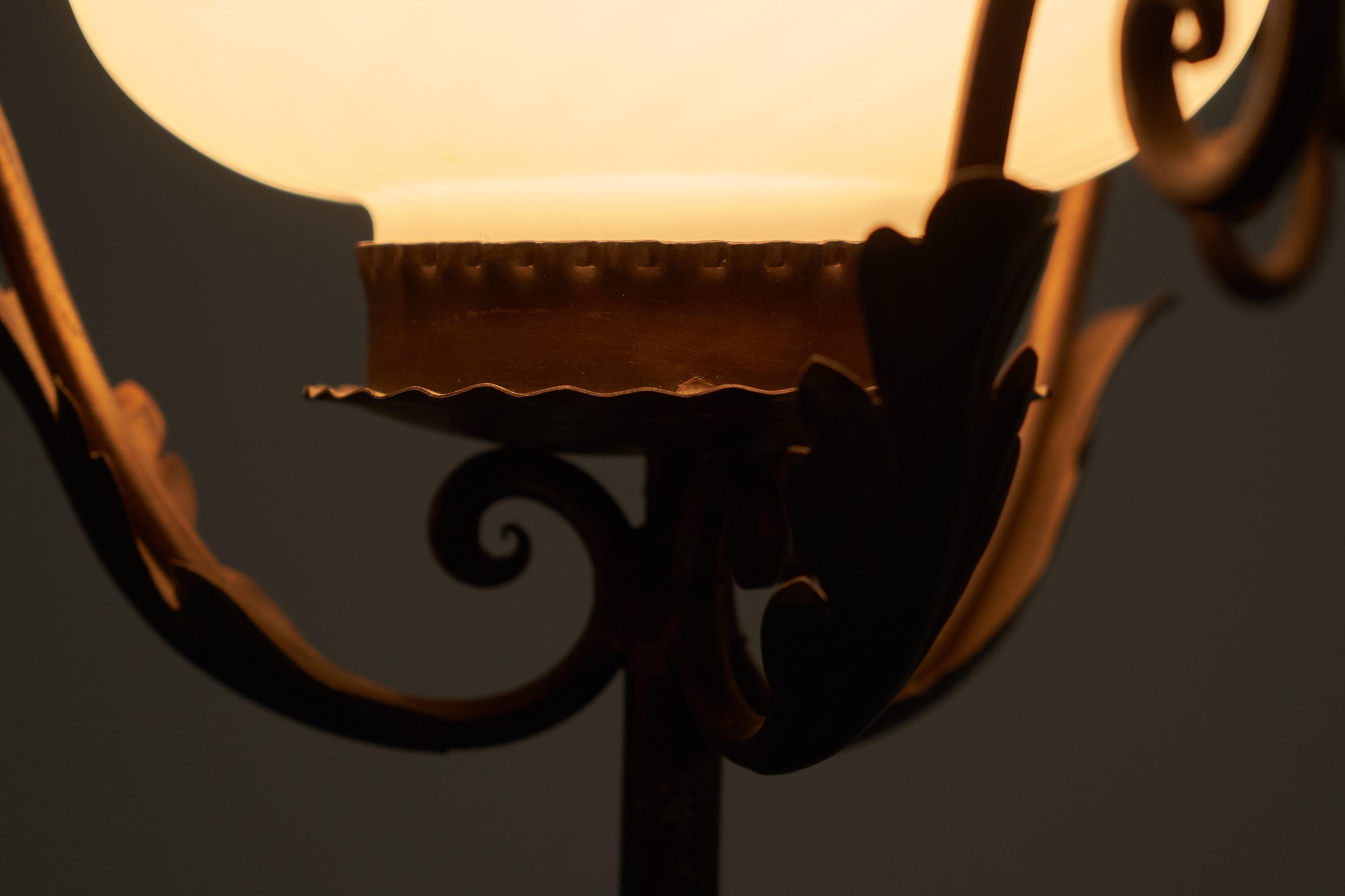 Rare Winkelman & Van der Bijl Floor Lamp in Wrought Iron and Opaline Glass 1920s For Sale 1