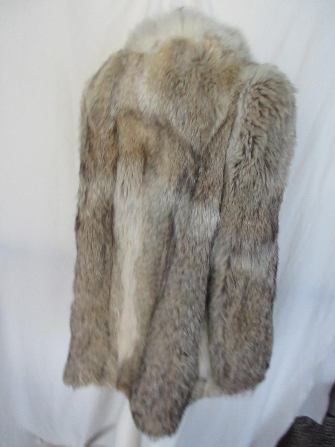 Rare Wolf Fur Jacket with Fox Fur In Good Condition For Sale In Amsterdam, NL