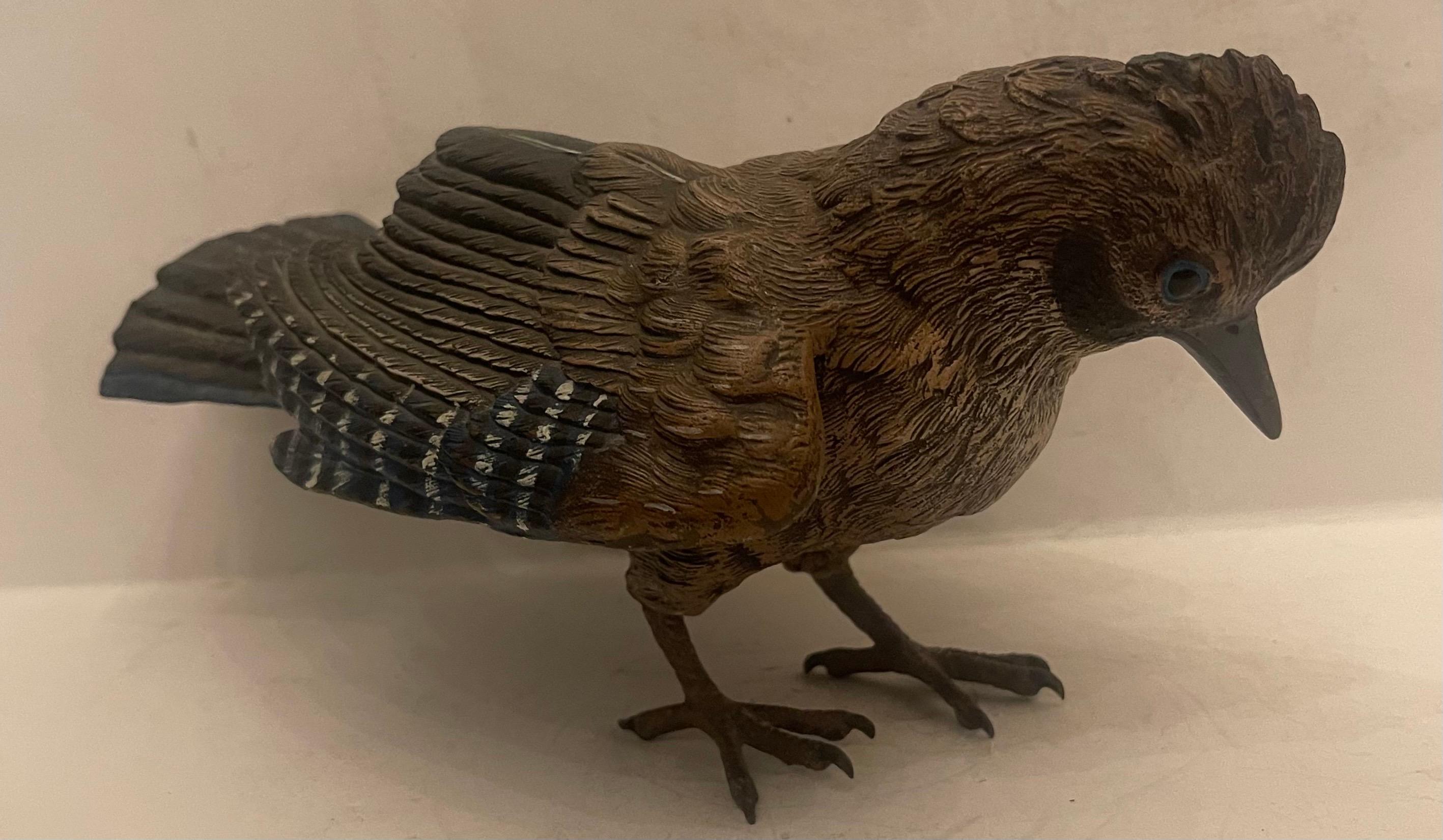 Rara y maravillosa escultura de Carl Kauba de bronce austriaco pintado en frío de gran tamaño de arrendajo azul Esmaltado en venta