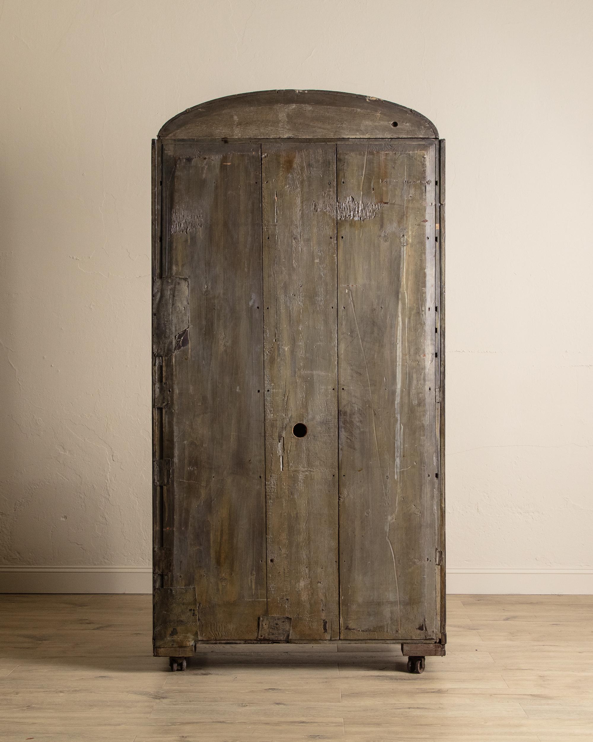 Rare cabinet de médecin à coupole en bois marqueté, Circa 1840 Bon état - En vente à Los Angeles, CA