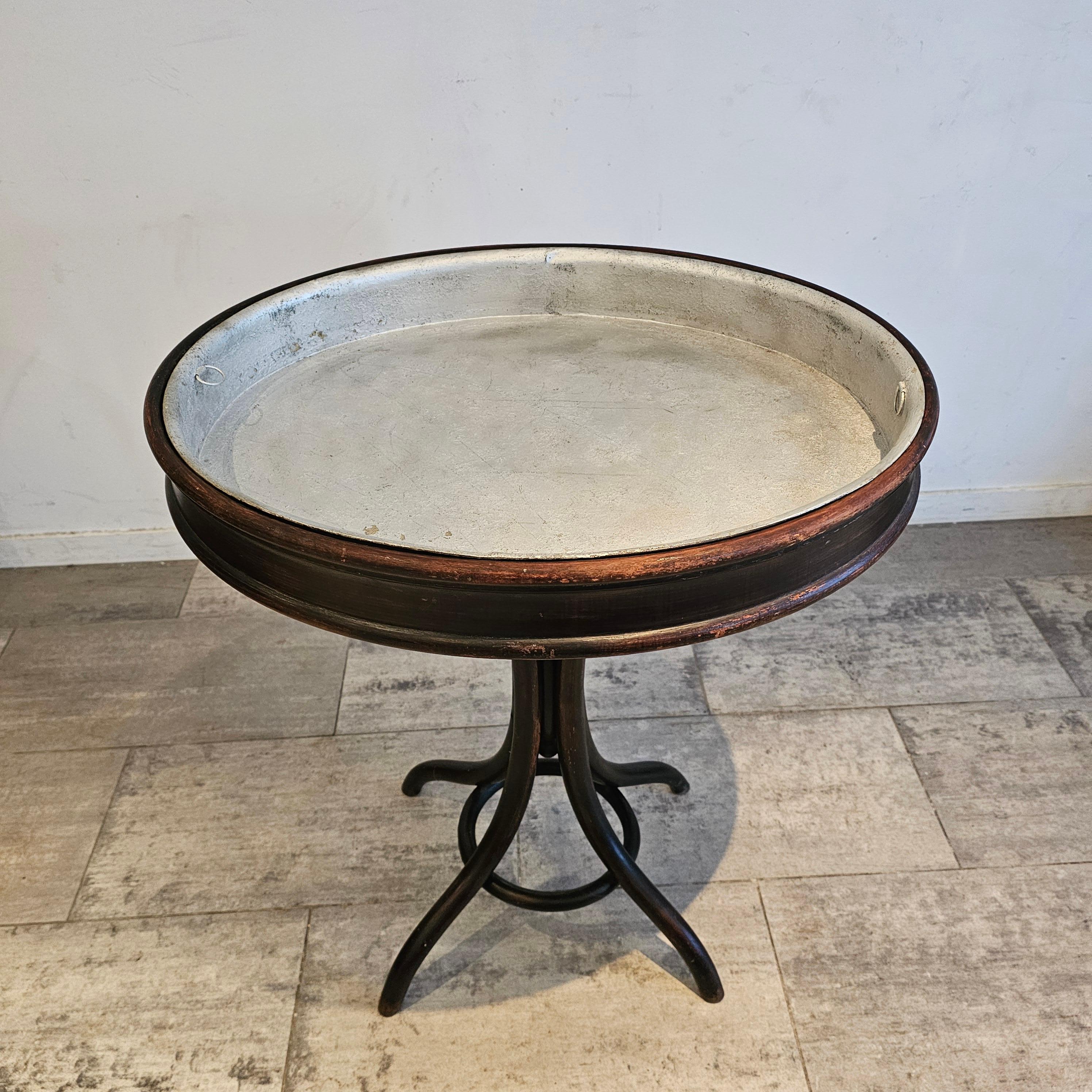 Rare, Wooden Flower Table from Jacob and Josef Khon For Sale 3