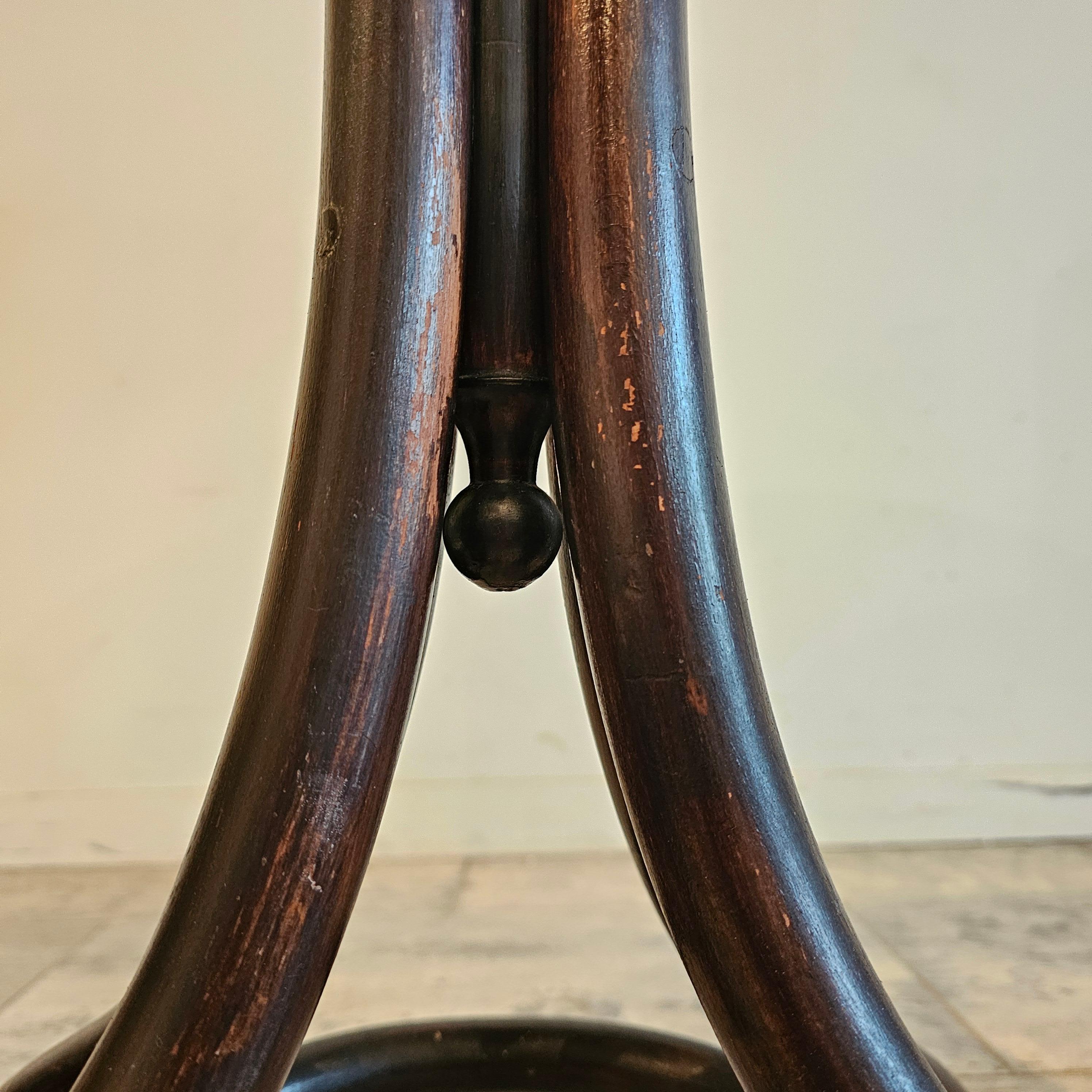 Rare, Wooden Flower Table from Jacob and Josef Khon For Sale 4