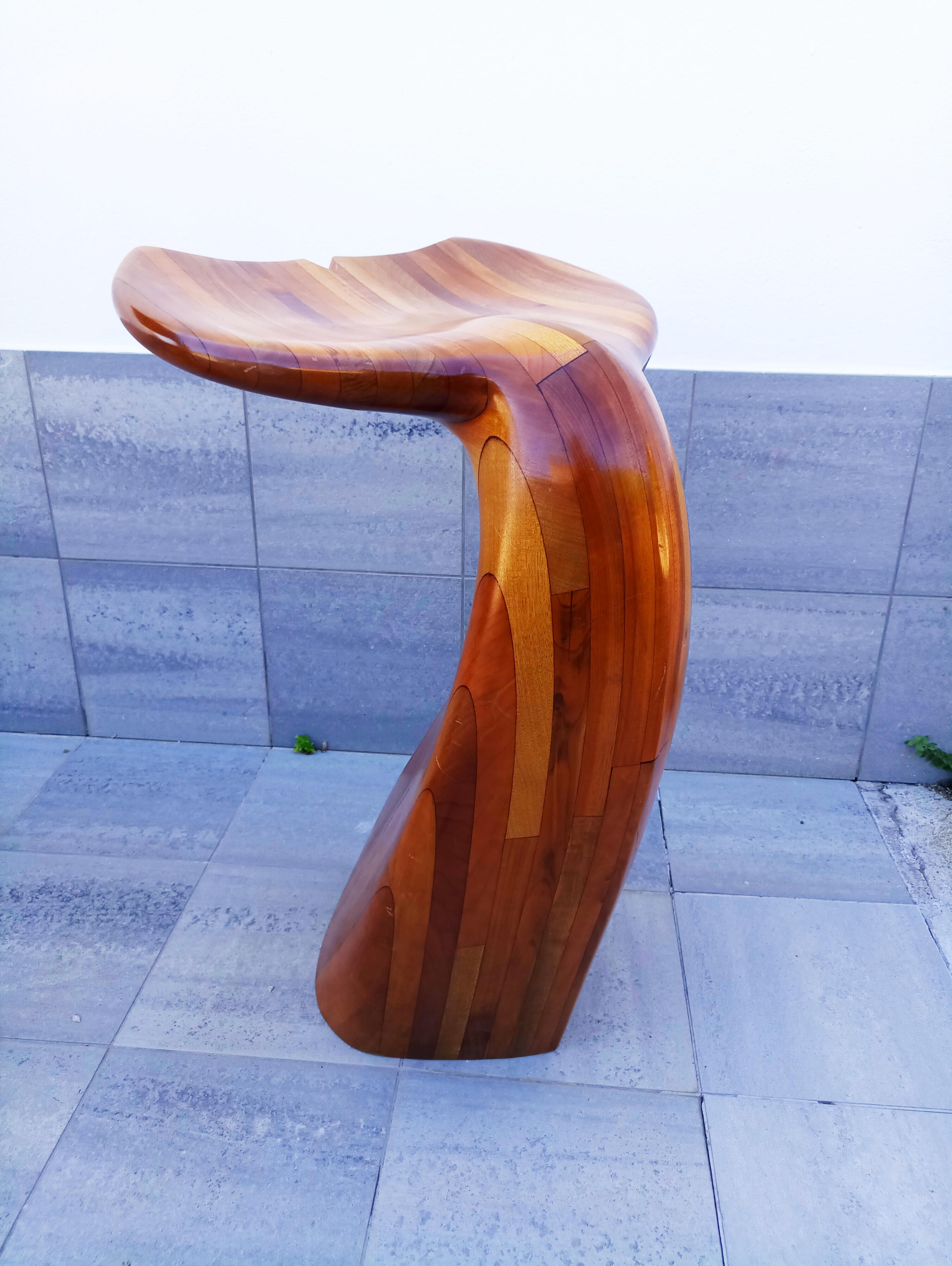 whale tail stool