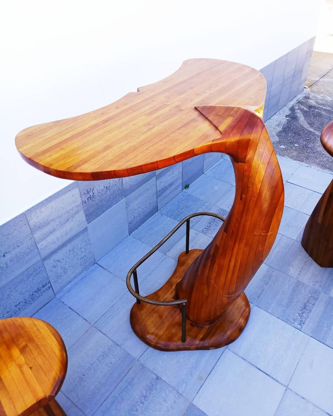 Rare Wooden Whale Tail Bar and Stools Set, France 1980s In Good Condition In L'Escala, ES