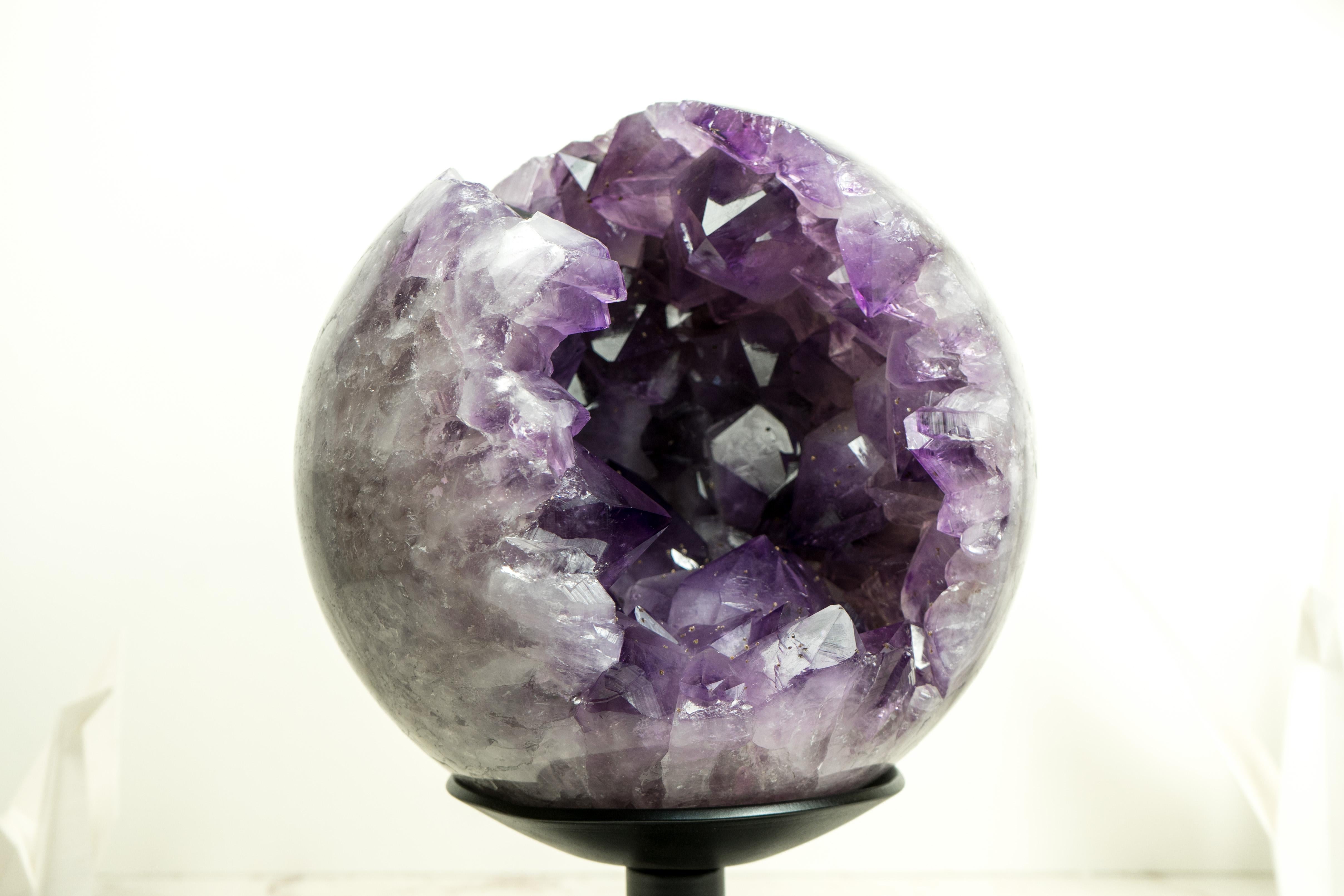 Rara sfera di ametista X-Large con grande ametista viola intenso, scultura di cristallo in vendita 11