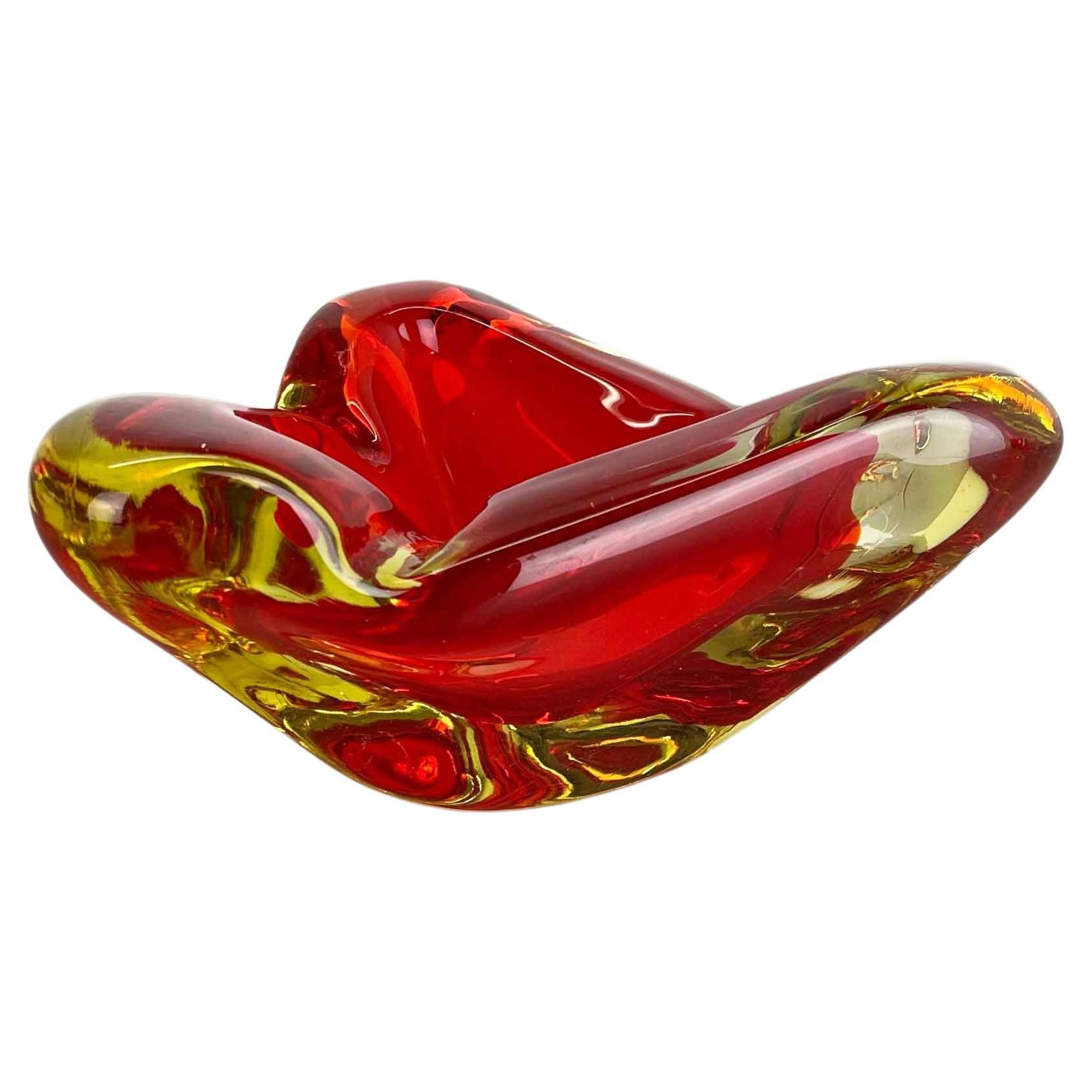 Rare XL 1, 7kg "Red Yelllow" Bowl Element Shell Ashtray Murano, Italy, 1970s For Sale