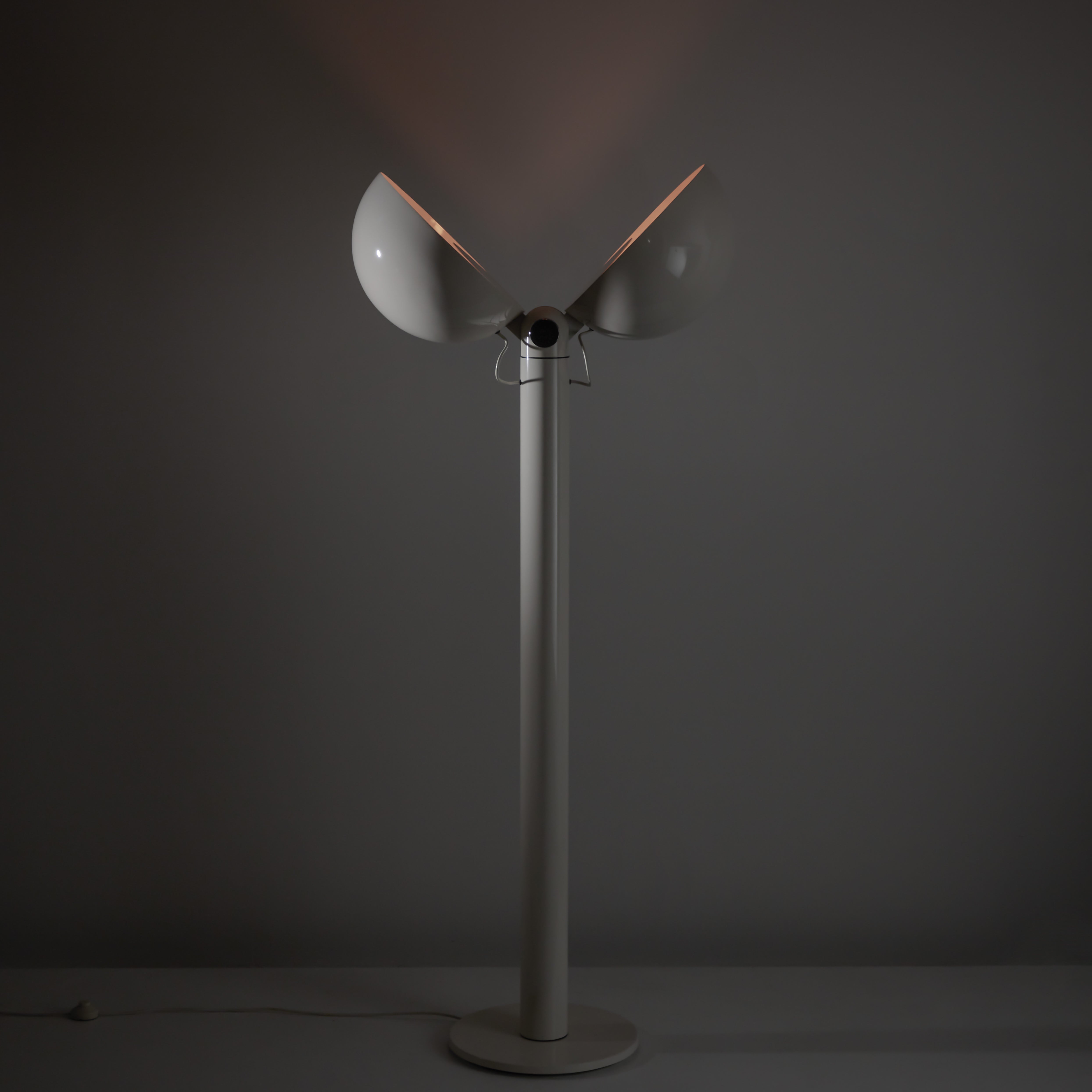 Rare XL ‘Cuffia Double' floor lamp by Franco Buzzi for Bieffeplast. Designed and manufactured in Italy, circa the 1960s. Large, sculptural floor lamp with white enameled finish and two half-sphere, adjustable shades that can control the level of