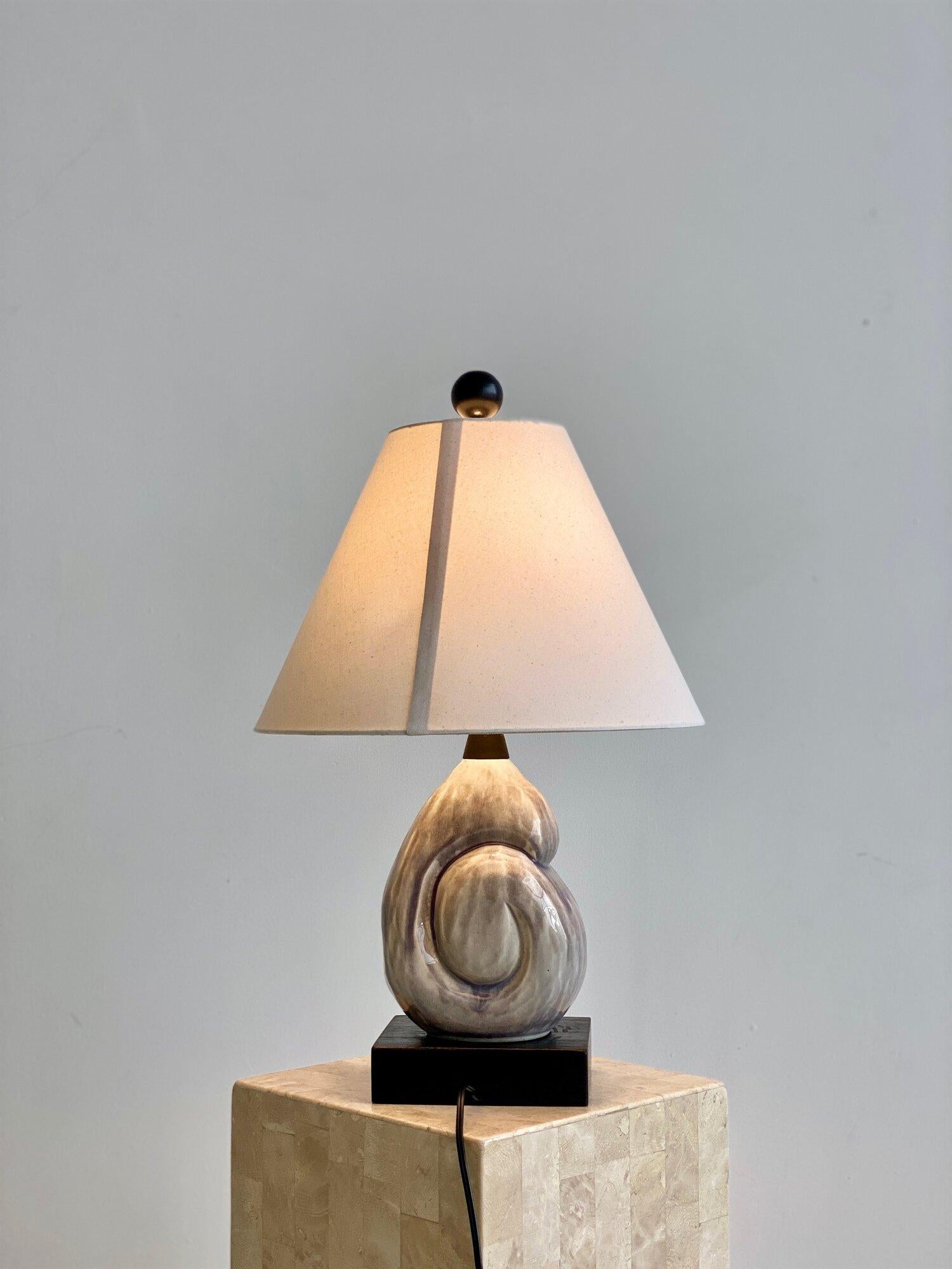 Rare Yasha Heifetz Mounted Lavender Glazed Ceramic Nautilus Shell Lamp, 1950s For Sale 4