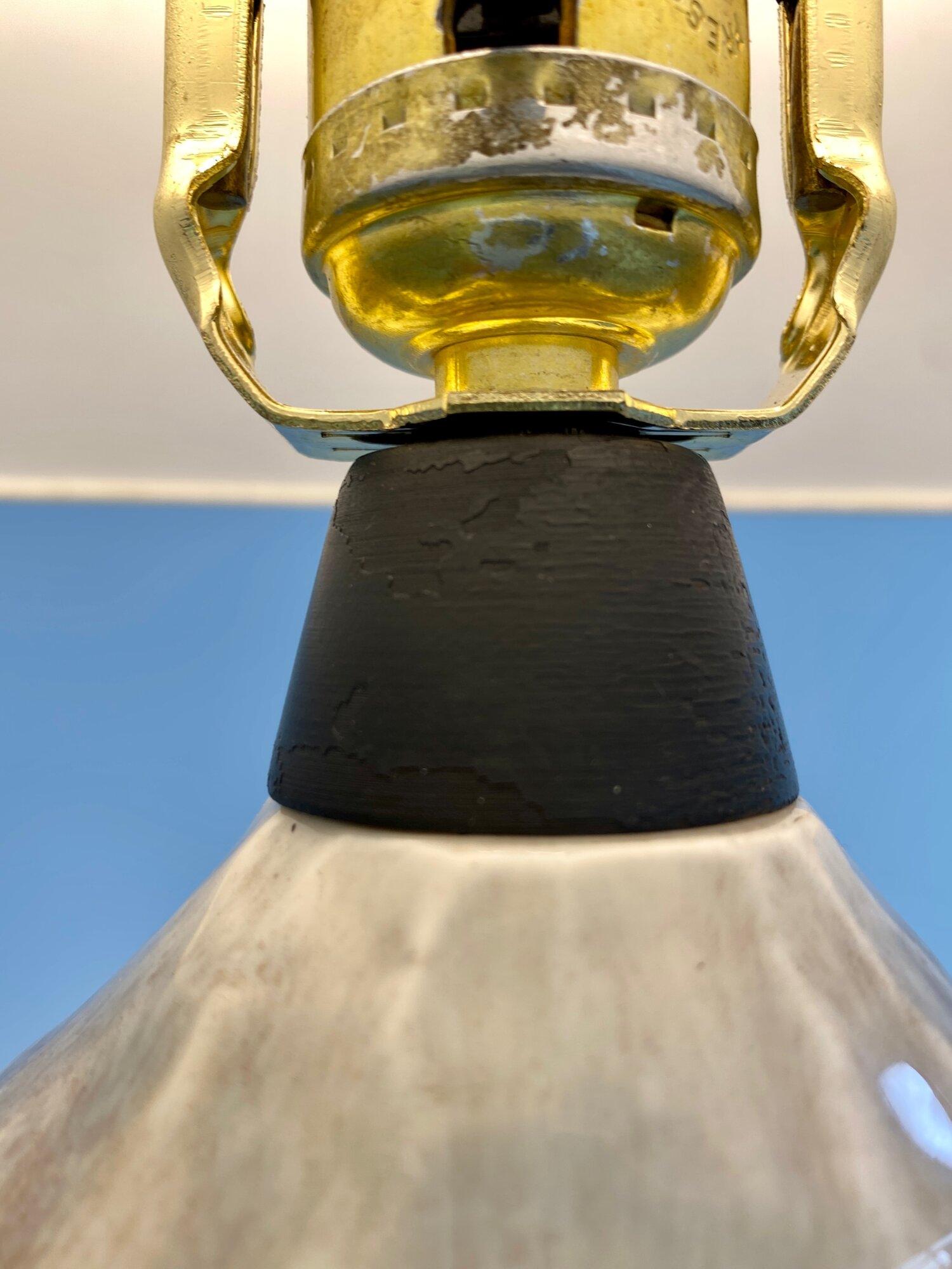 Rare lampe Nautilus en céramique émaillée lavande montée par Yasha Heifetz, années 1950 en vente 6